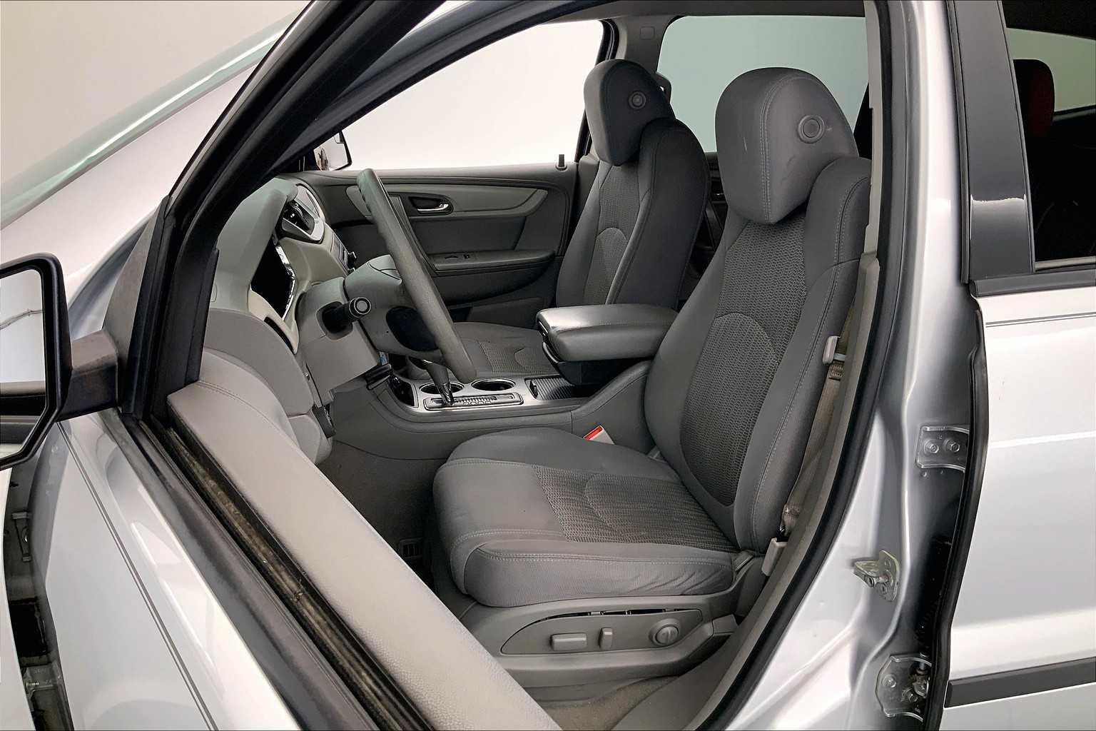Thumbnail: 2014 Chevrolet Traverse - 11