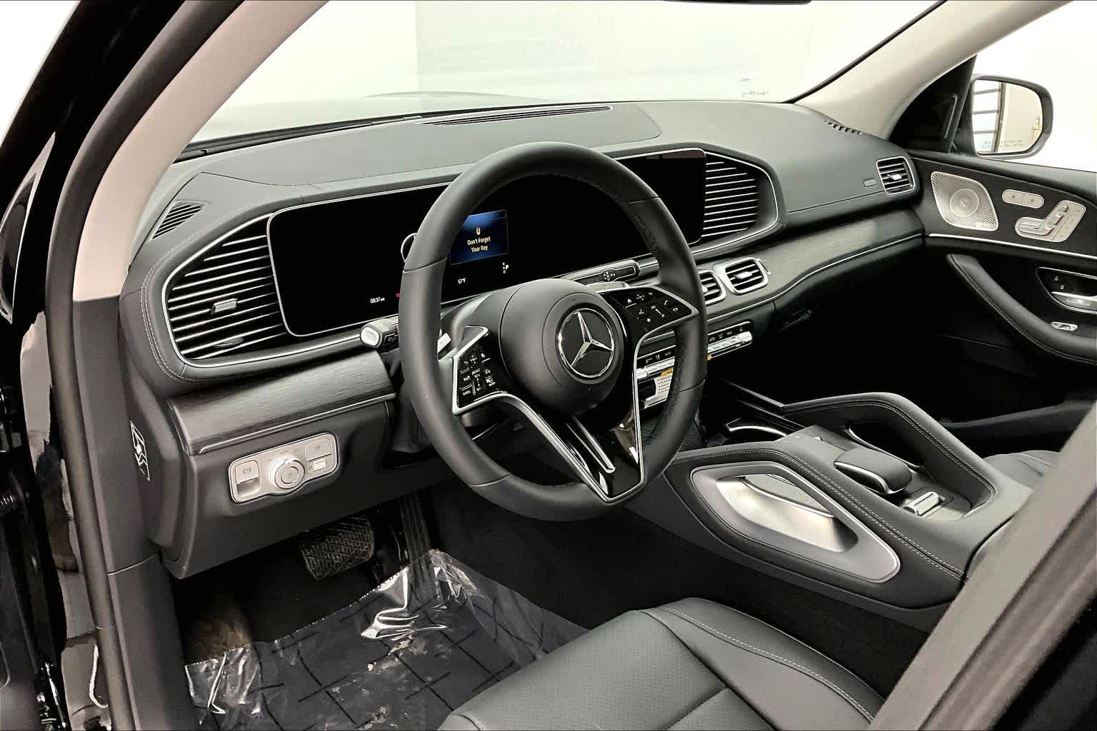 Thumbnail: 2026 Mercedes-Benz GLS - 2