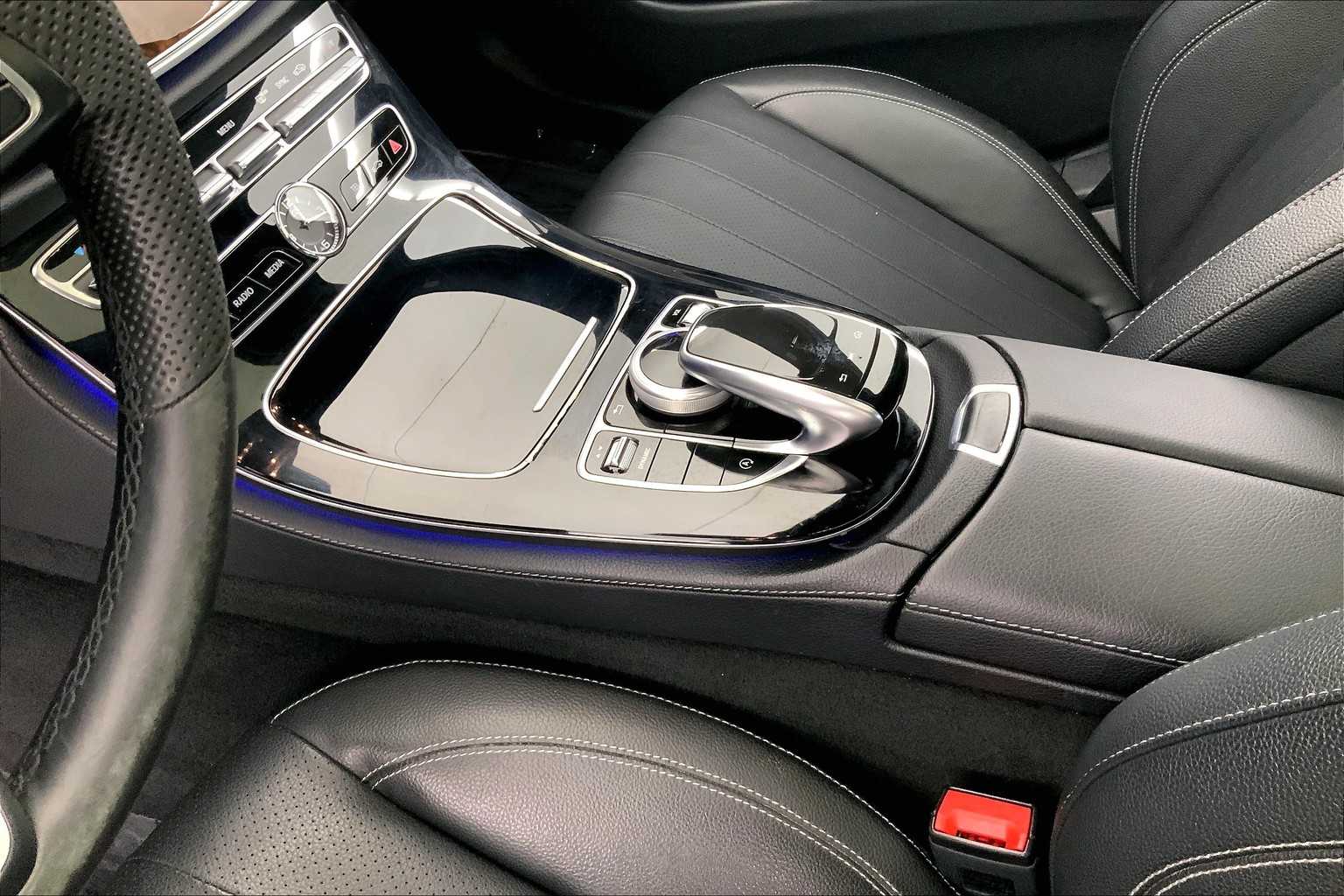 Thumbnail: 2017 Mercedes-Benz E-Class - 17