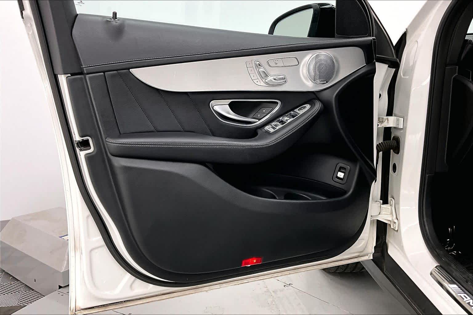 Thumbnail: 2017 Mercedes-Benz GLC - 23