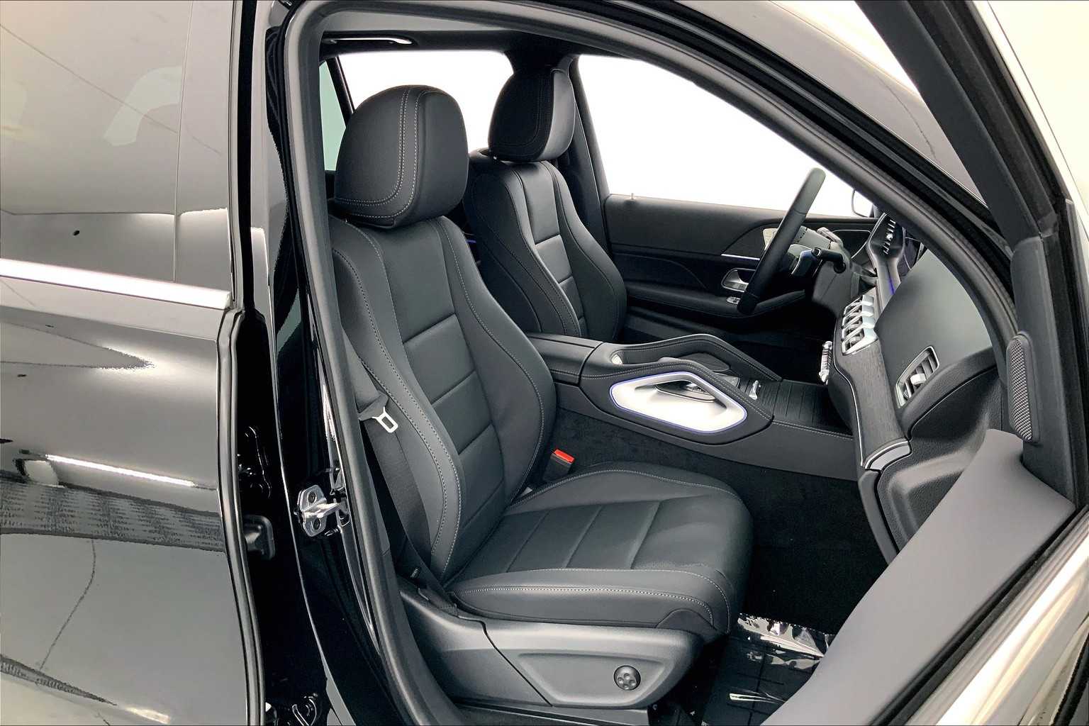 Thumbnail: 2025 Mercedes-Benz GLE - 14