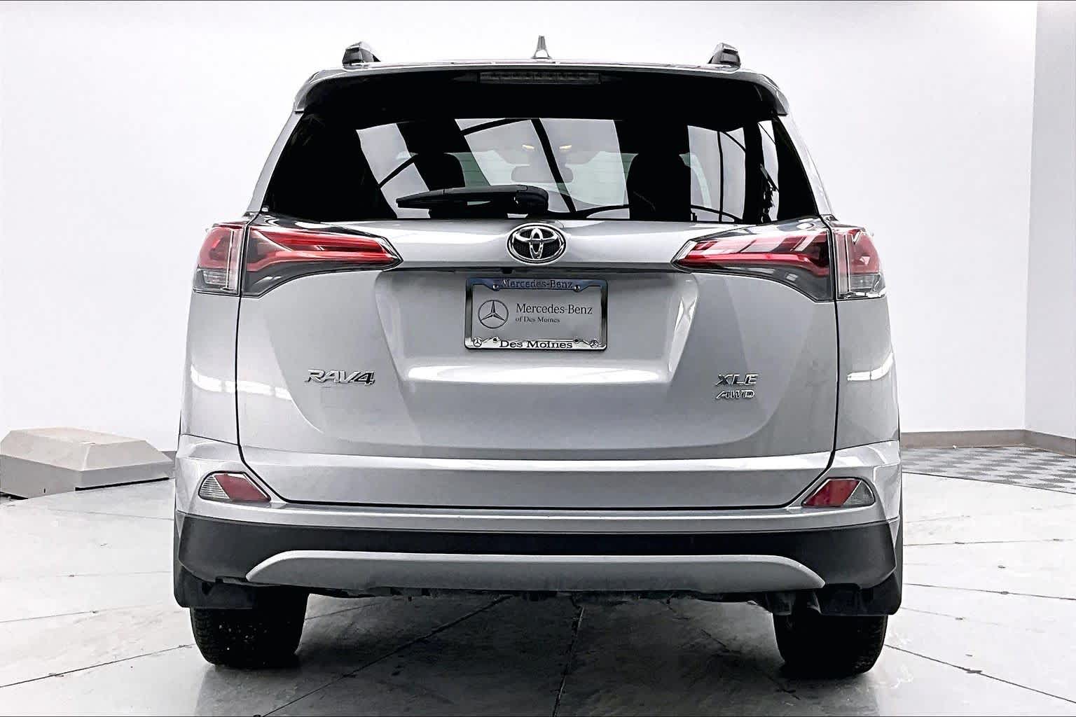 Thumbnail: 2018 Toyota RAV4 - 5