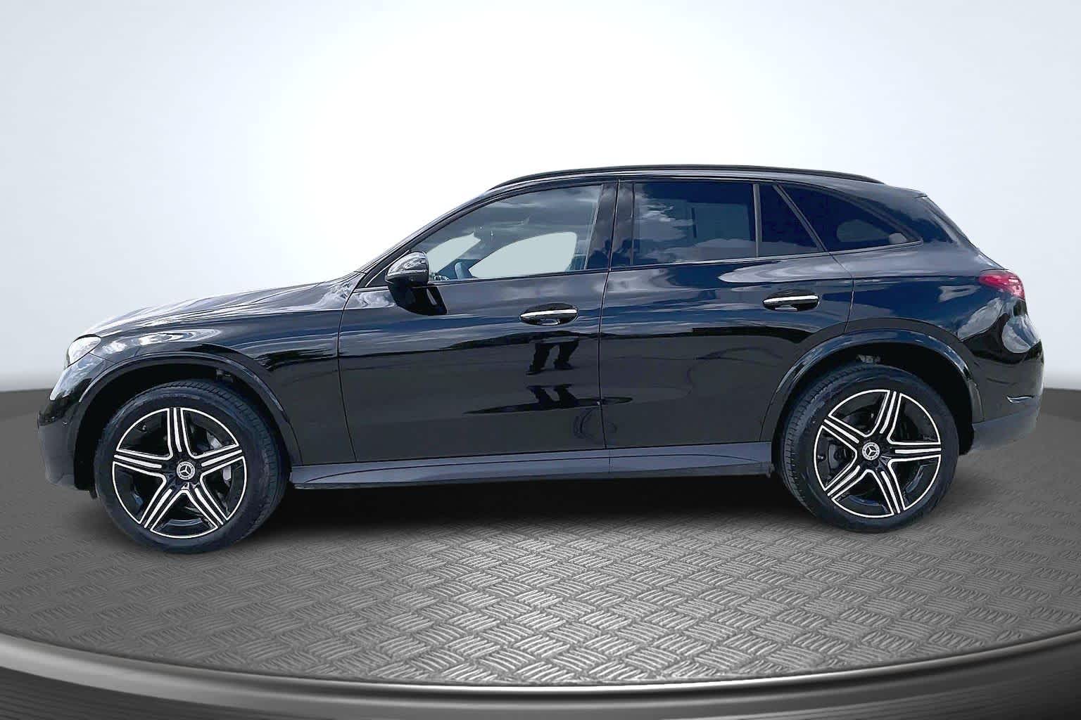 Thumbnail: 2026 Mercedes-Benz GLC - 3