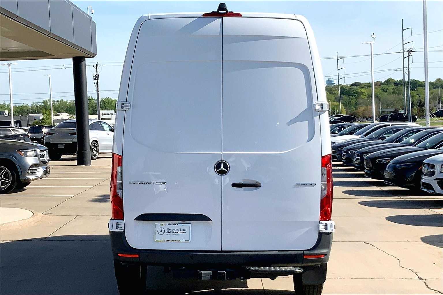 Thumbnail: 2024 Mercedes-Benz Sprinter - 5