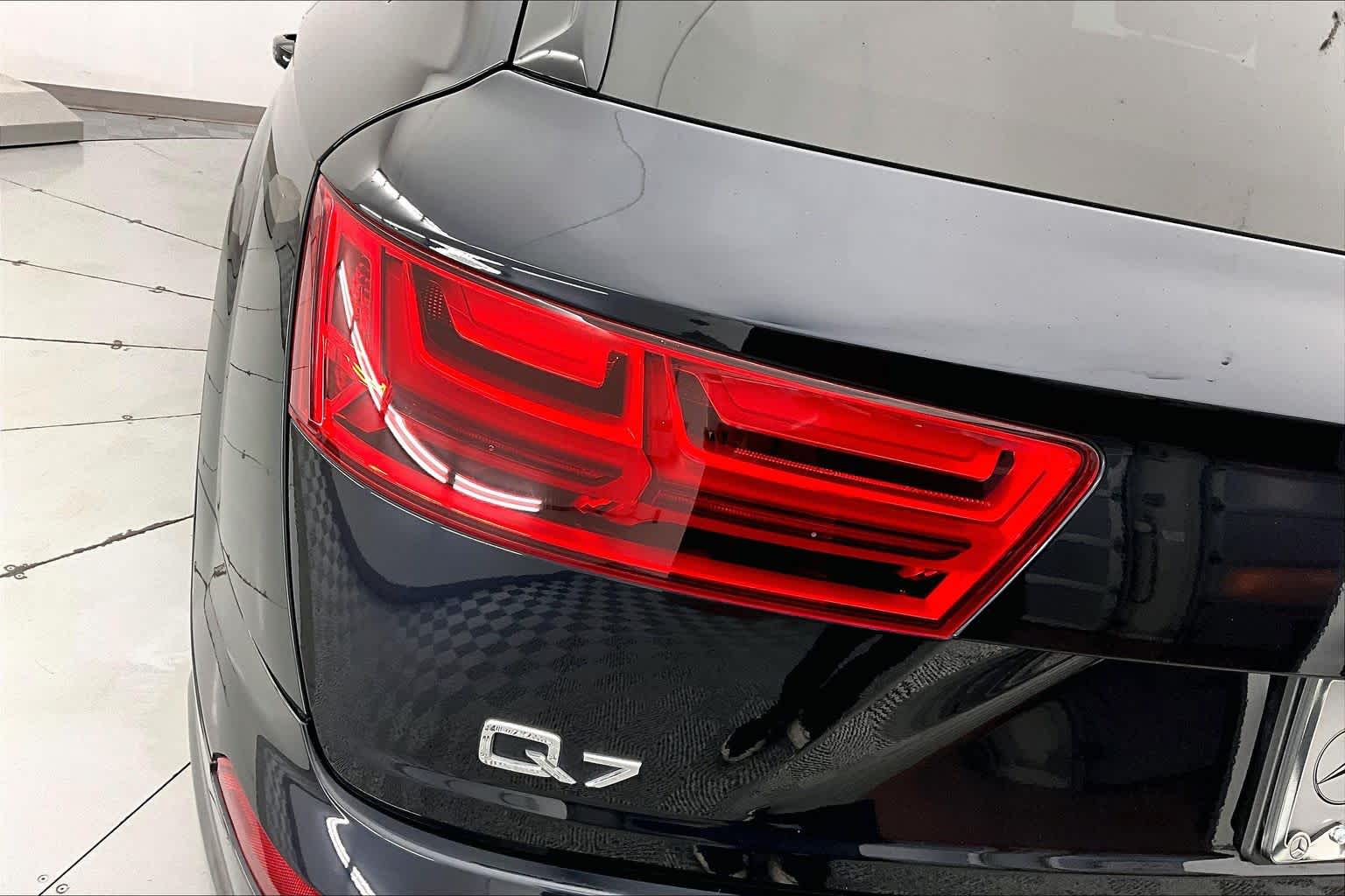 Thumbnail: 2017 Audi Q7 - 25