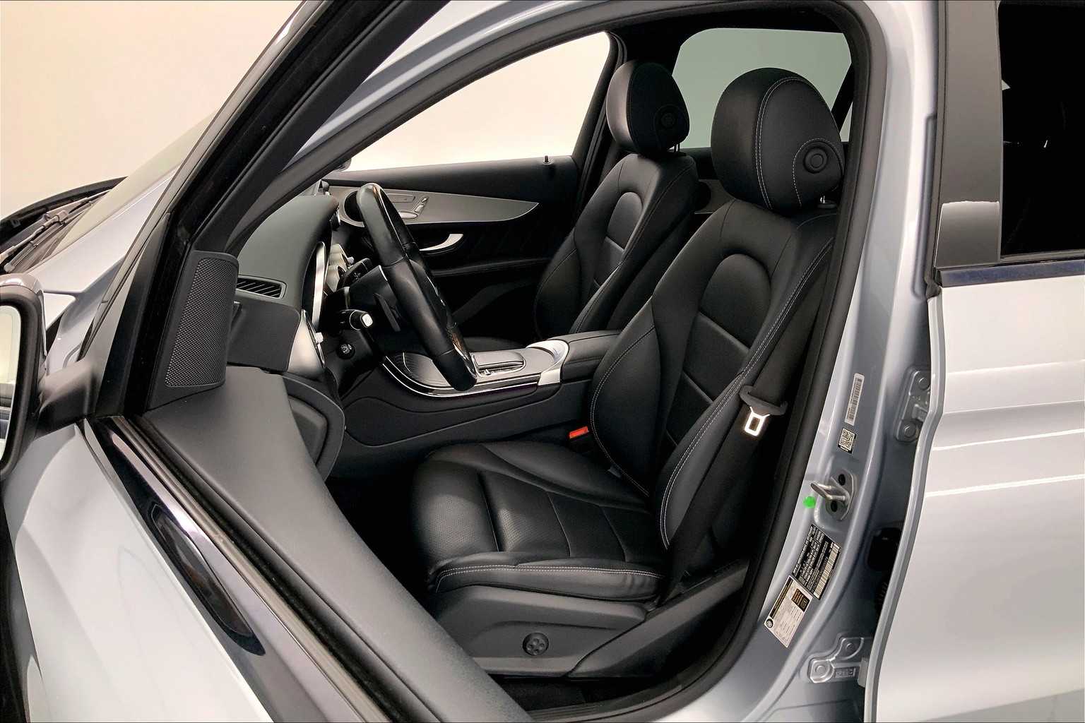 Thumbnail: 2022 Mercedes-Benz GLC - 11