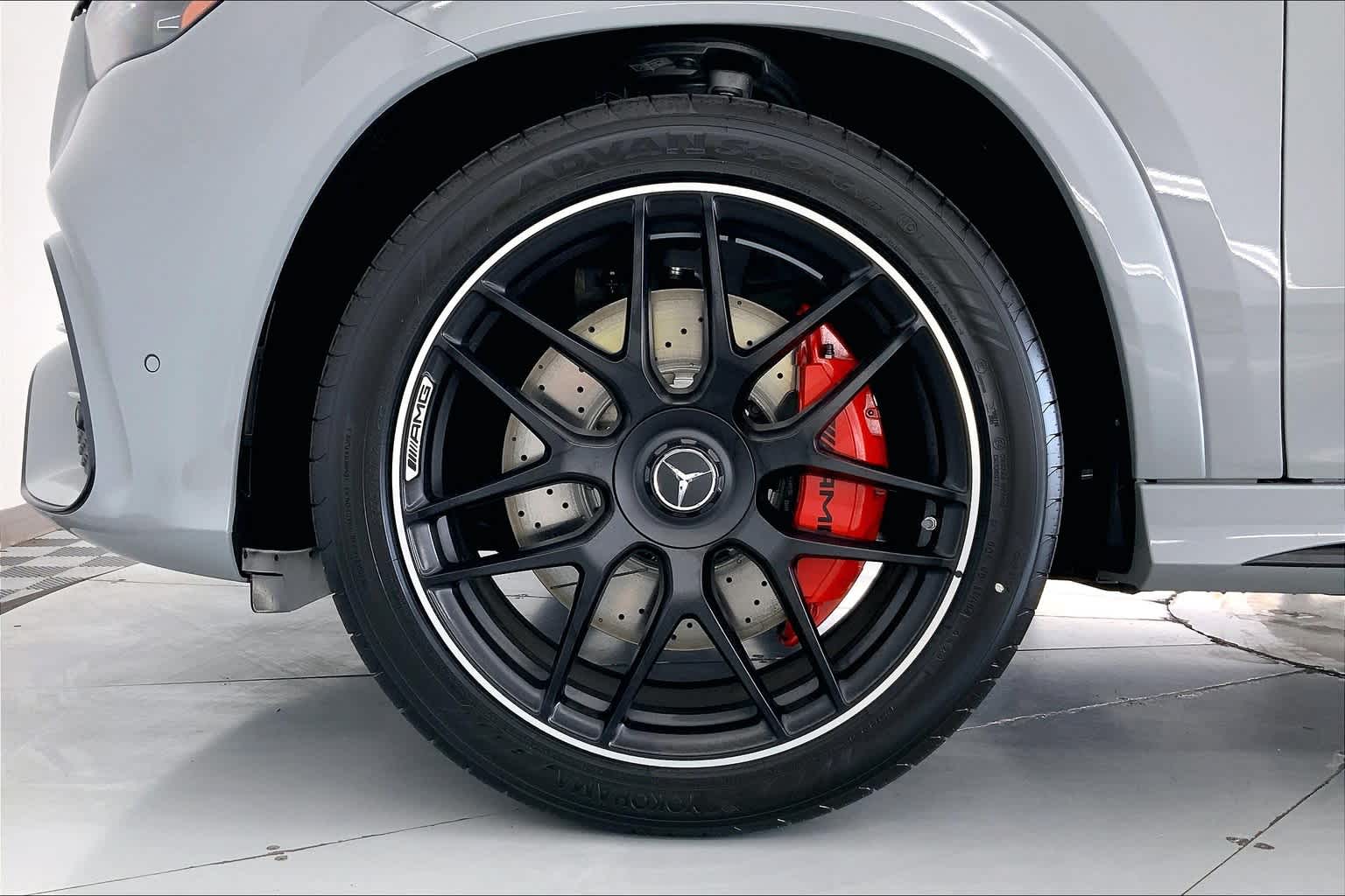 Thumbnail: 2025 Mercedes-Benz GL-Class - 8