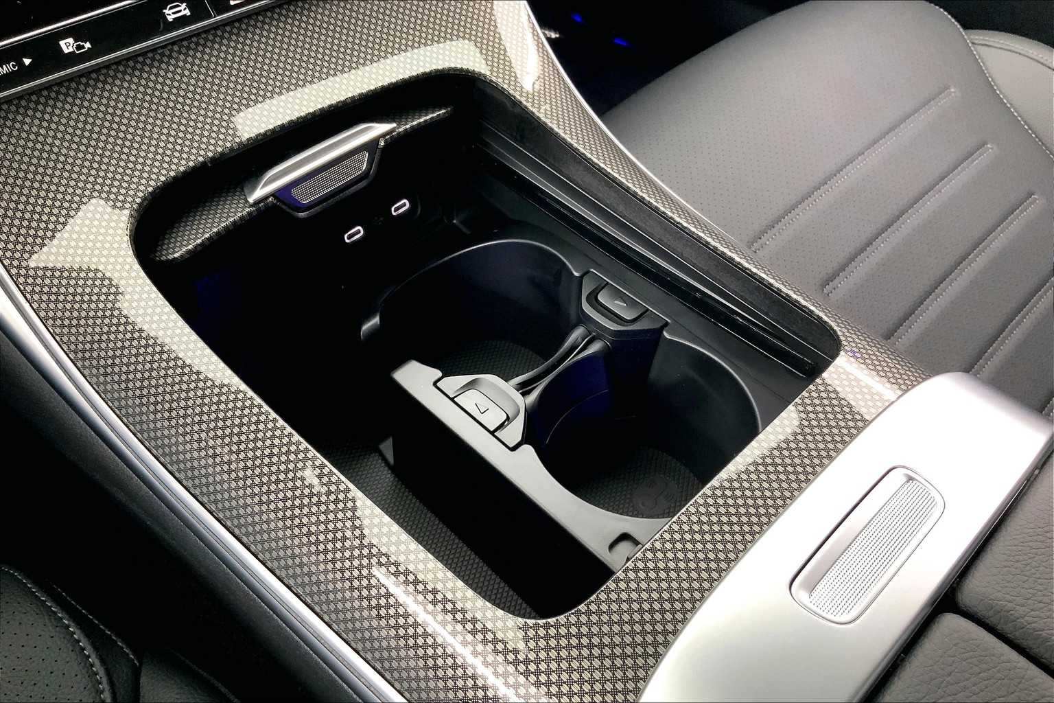 Thumbnail: 2025 Mercedes-Benz C-Class - 23