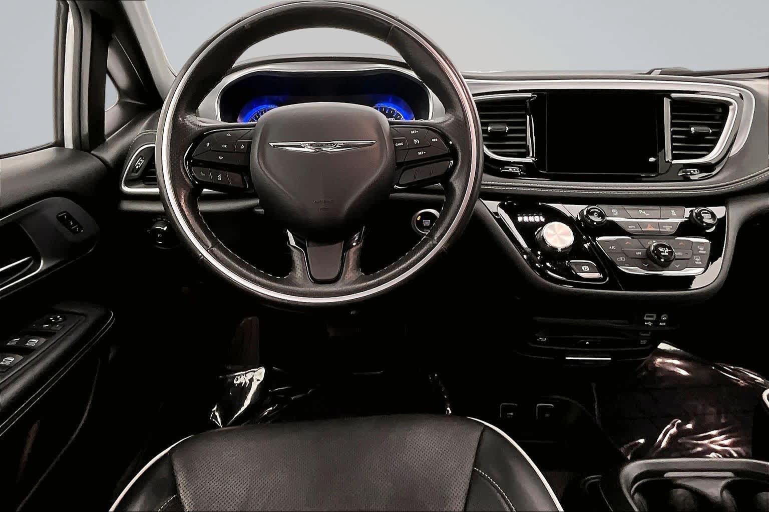 Thumbnail: 2020 Chrysler Pacifica - 15