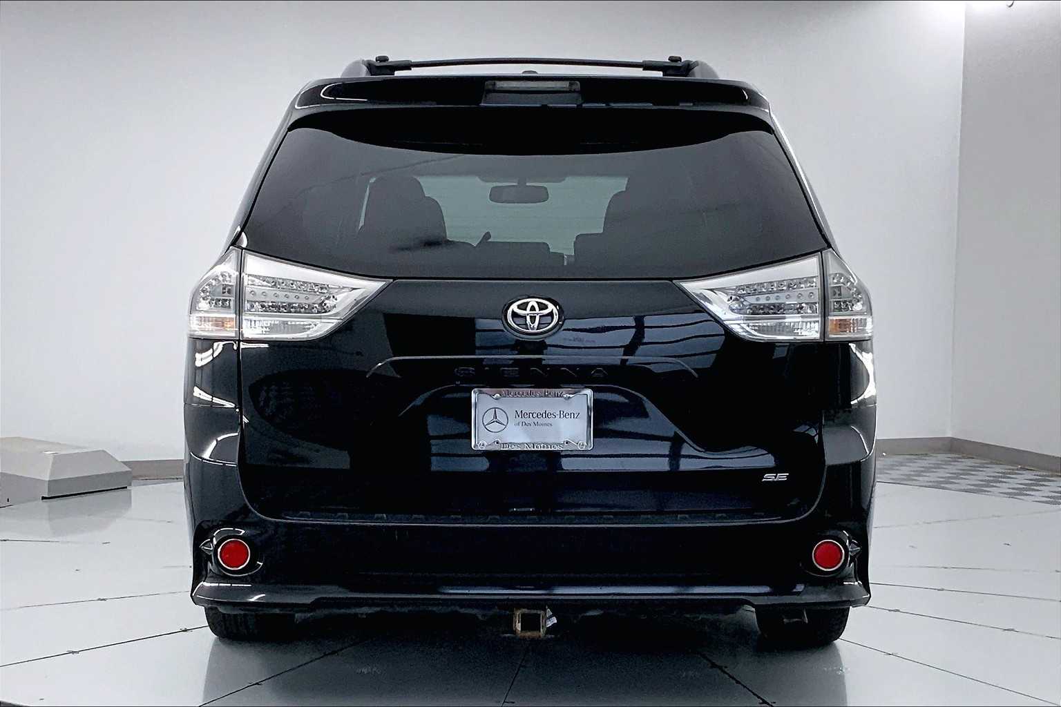 Thumbnail: 2015 Toyota Sienna - 5