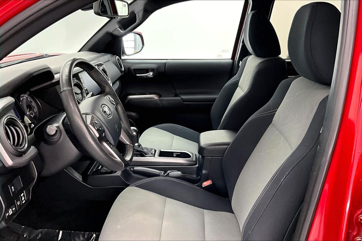 Thumbnail: 2020 Toyota Tacoma - 11