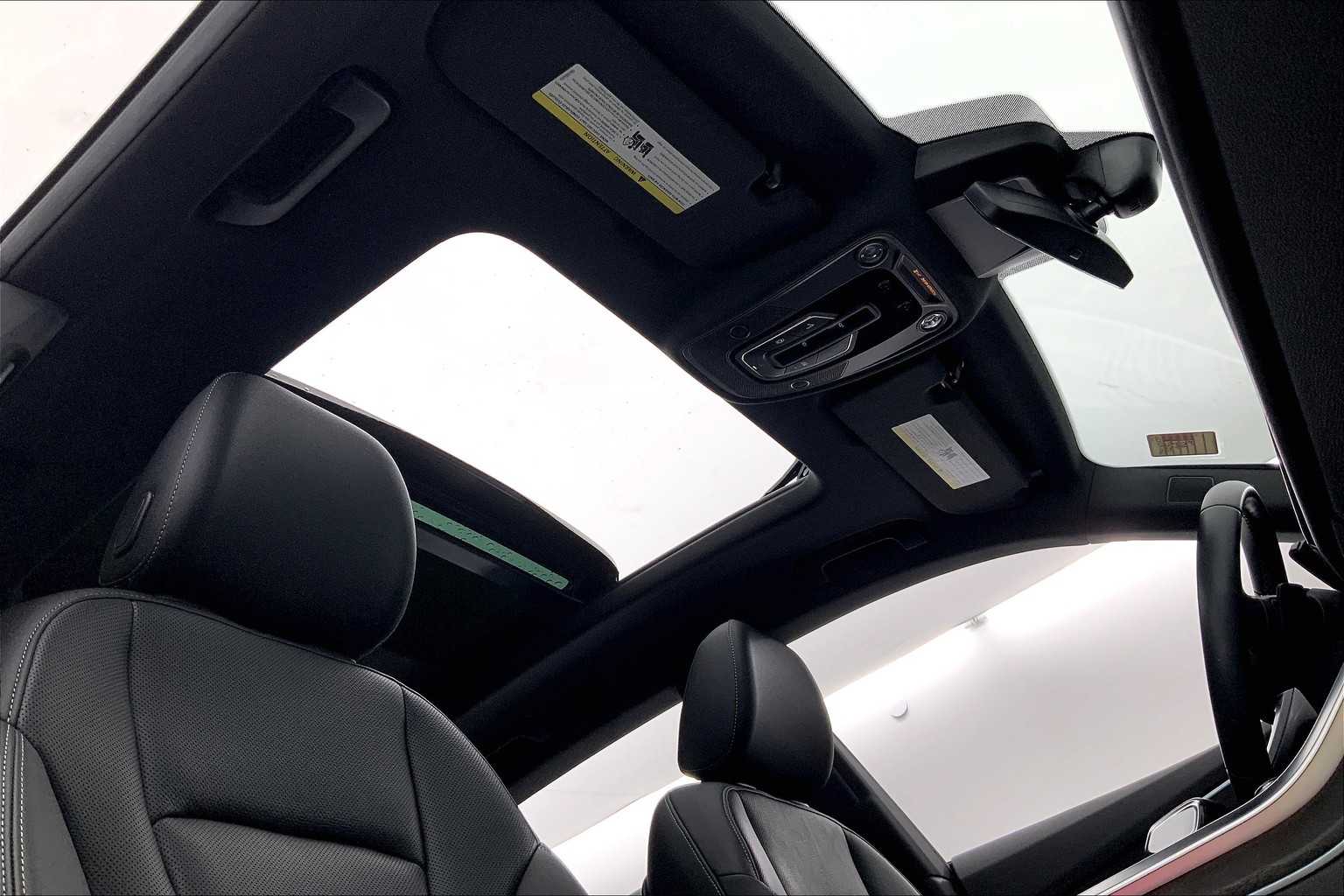 Thumbnail: 2021 Audi Q8 - 22