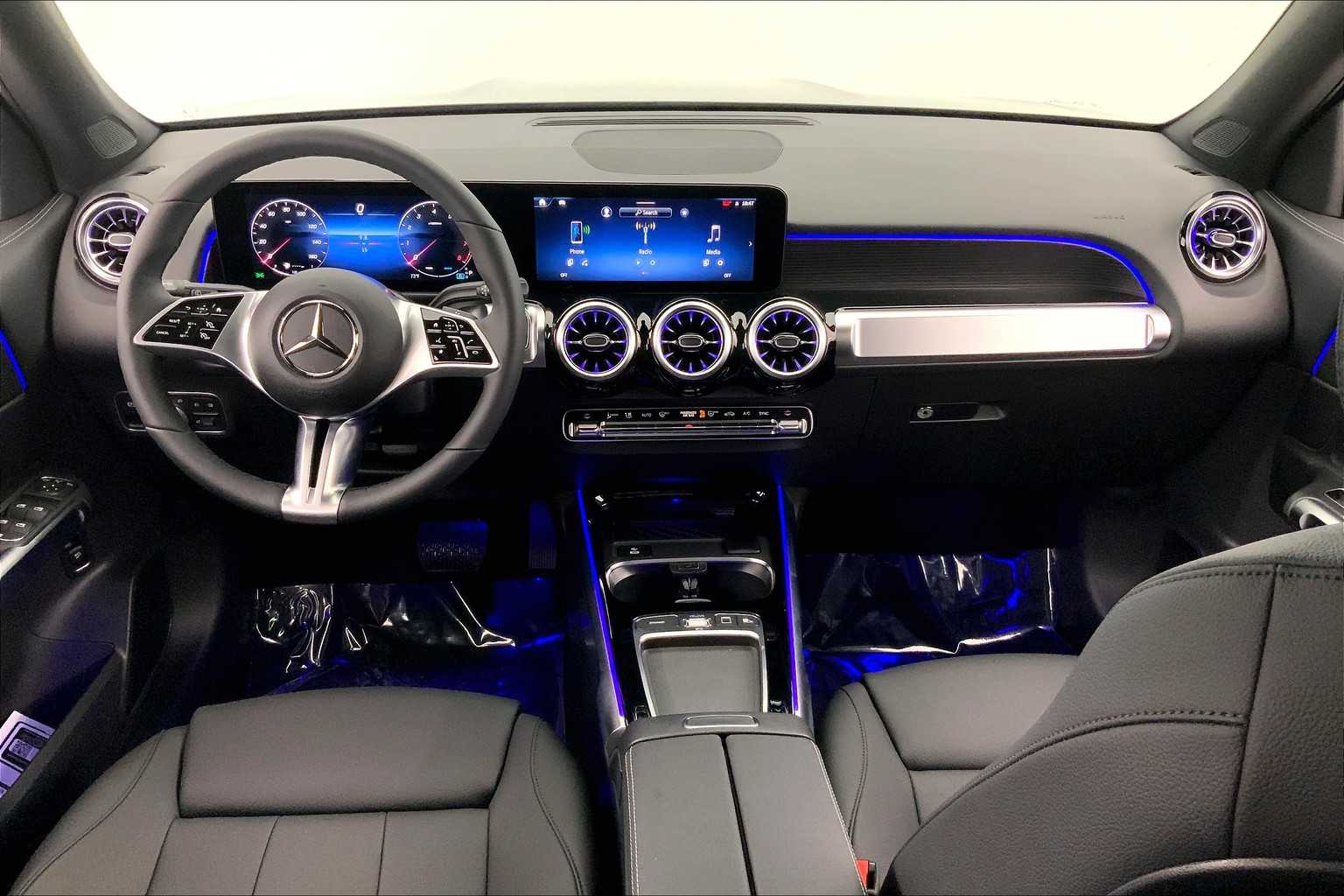 Thumbnail: 2026 Mercedes-Benz GLB - 10