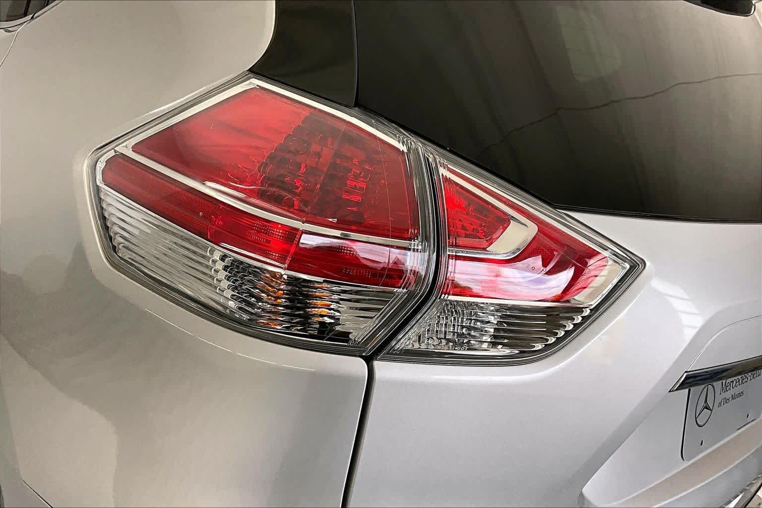 Thumbnail: 2015 Nissan Rogue - 25