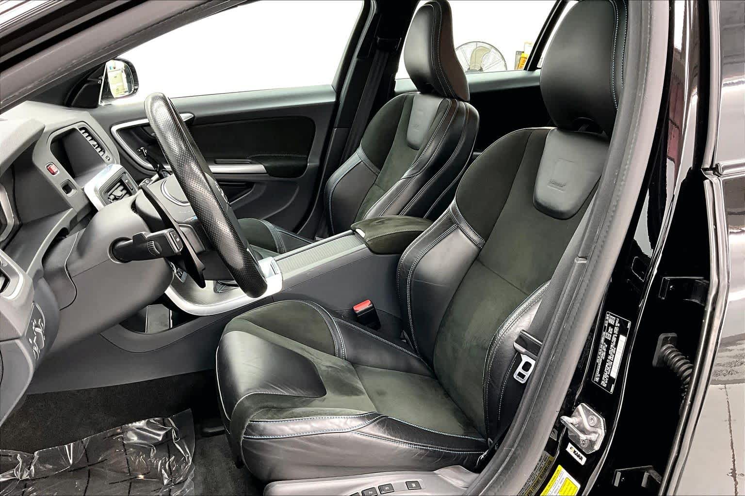 Thumbnail: 2017 Volvo V60 - 11