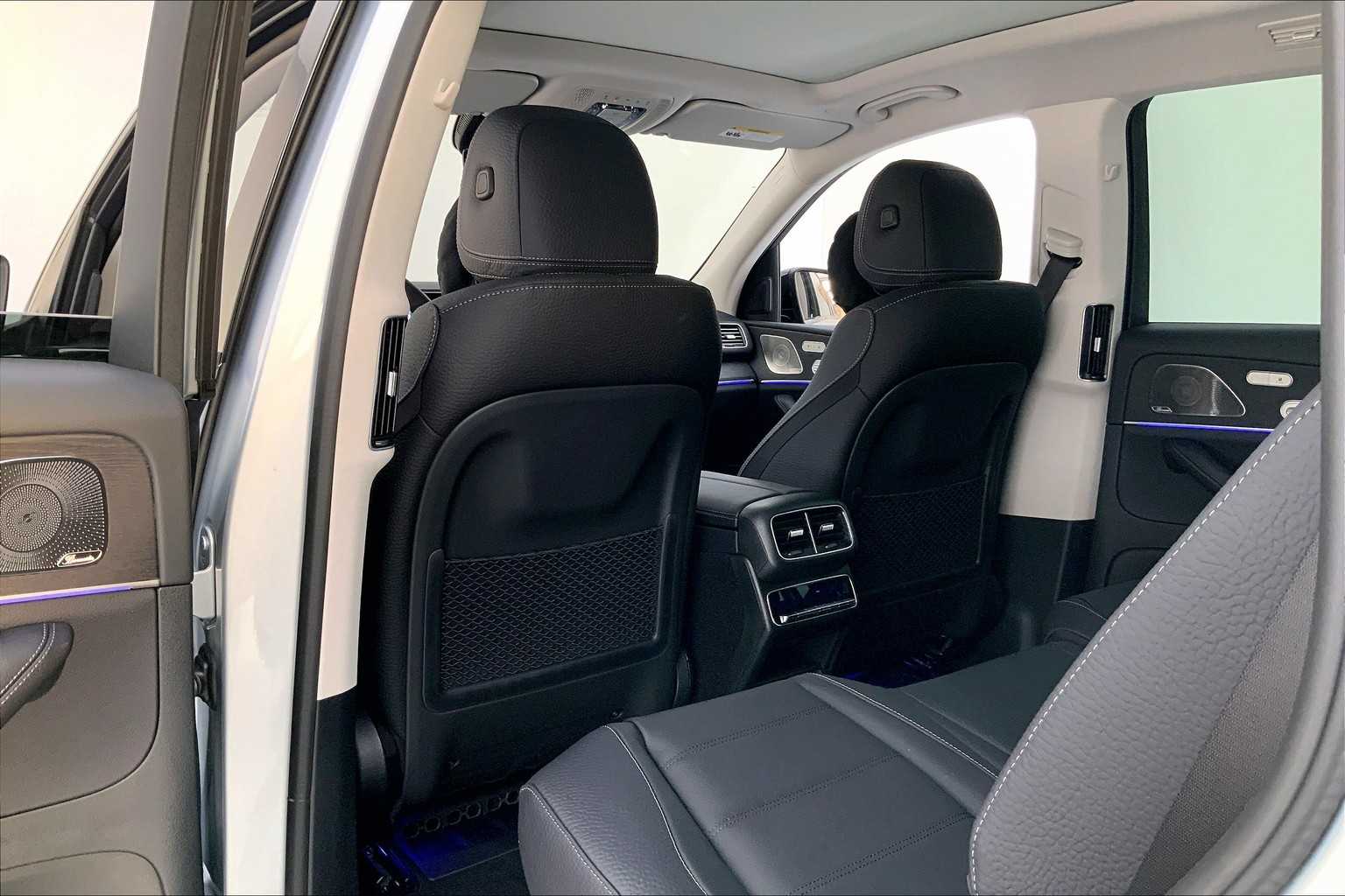 Thumbnail: 2026 Mercedes-Benz GLS - 12