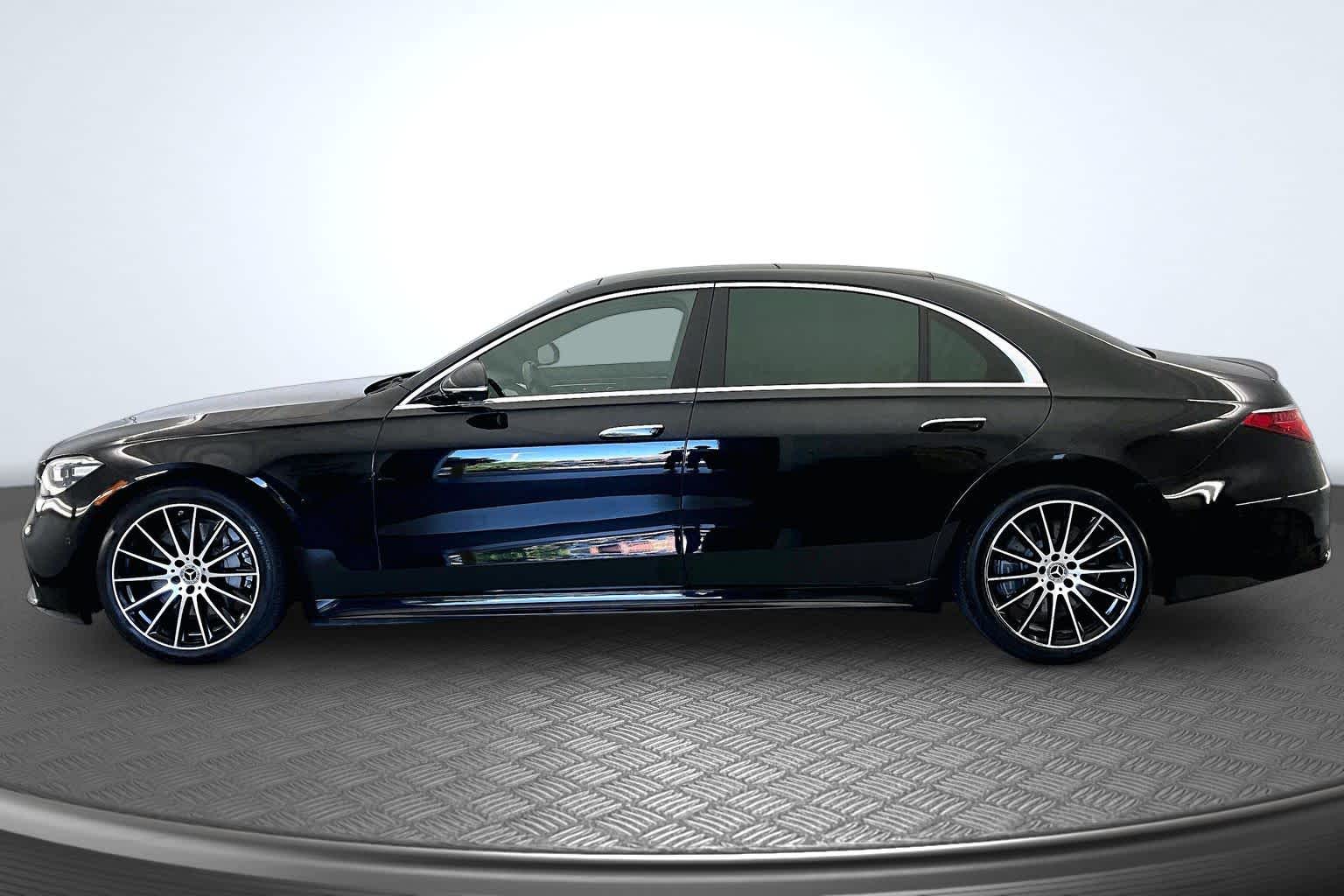 Thumbnail: 2021 Mercedes-Benz S-Class - 2