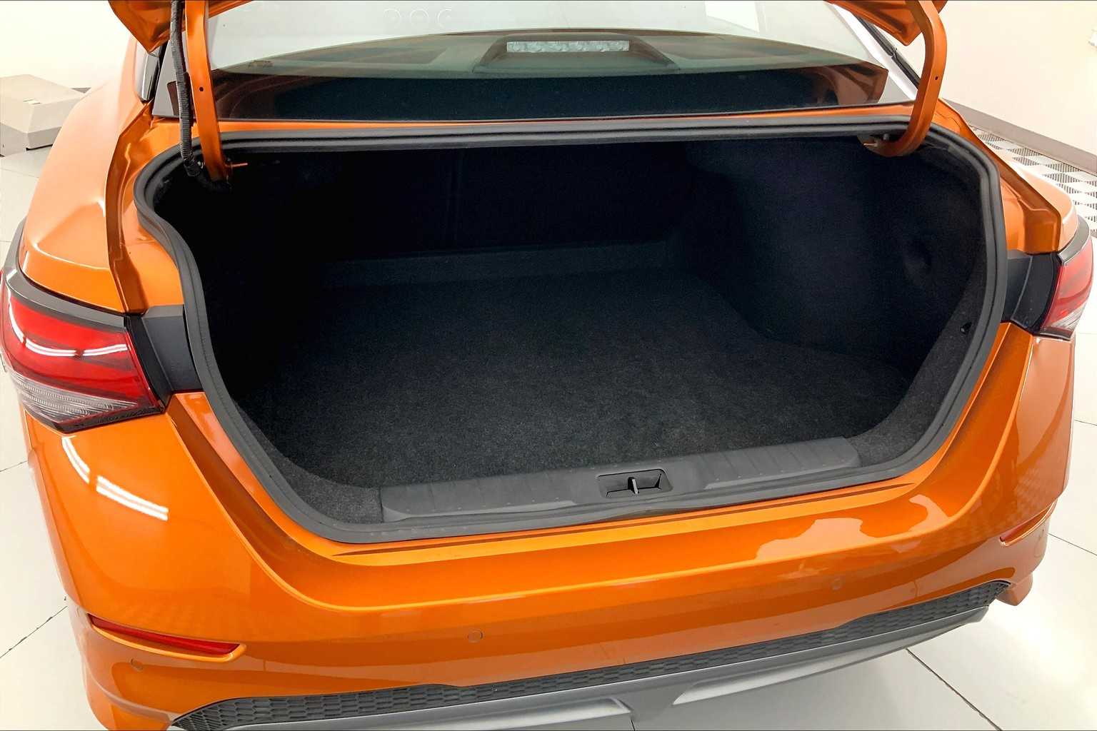 Thumbnail: 2020 Nissan Sentra - 19