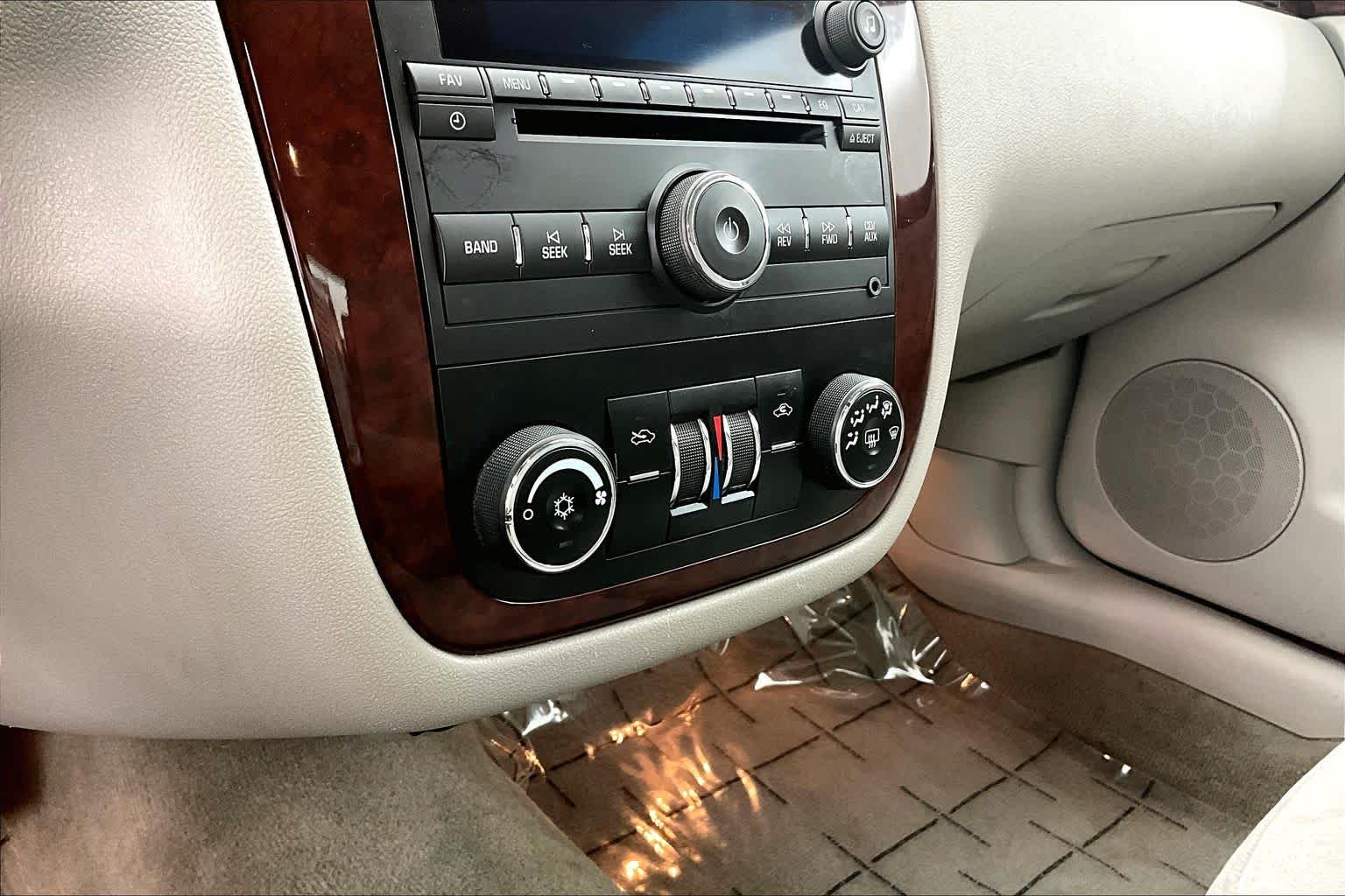 Thumbnail: 2008 Chevrolet Impala - 25