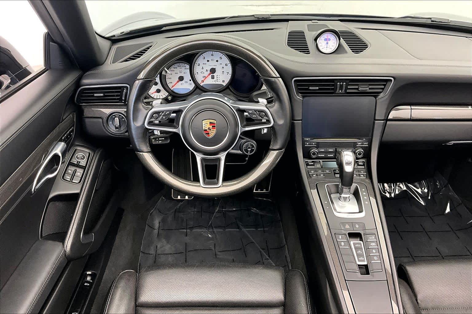 Thumbnail: 2019 Porsche 911 - 14