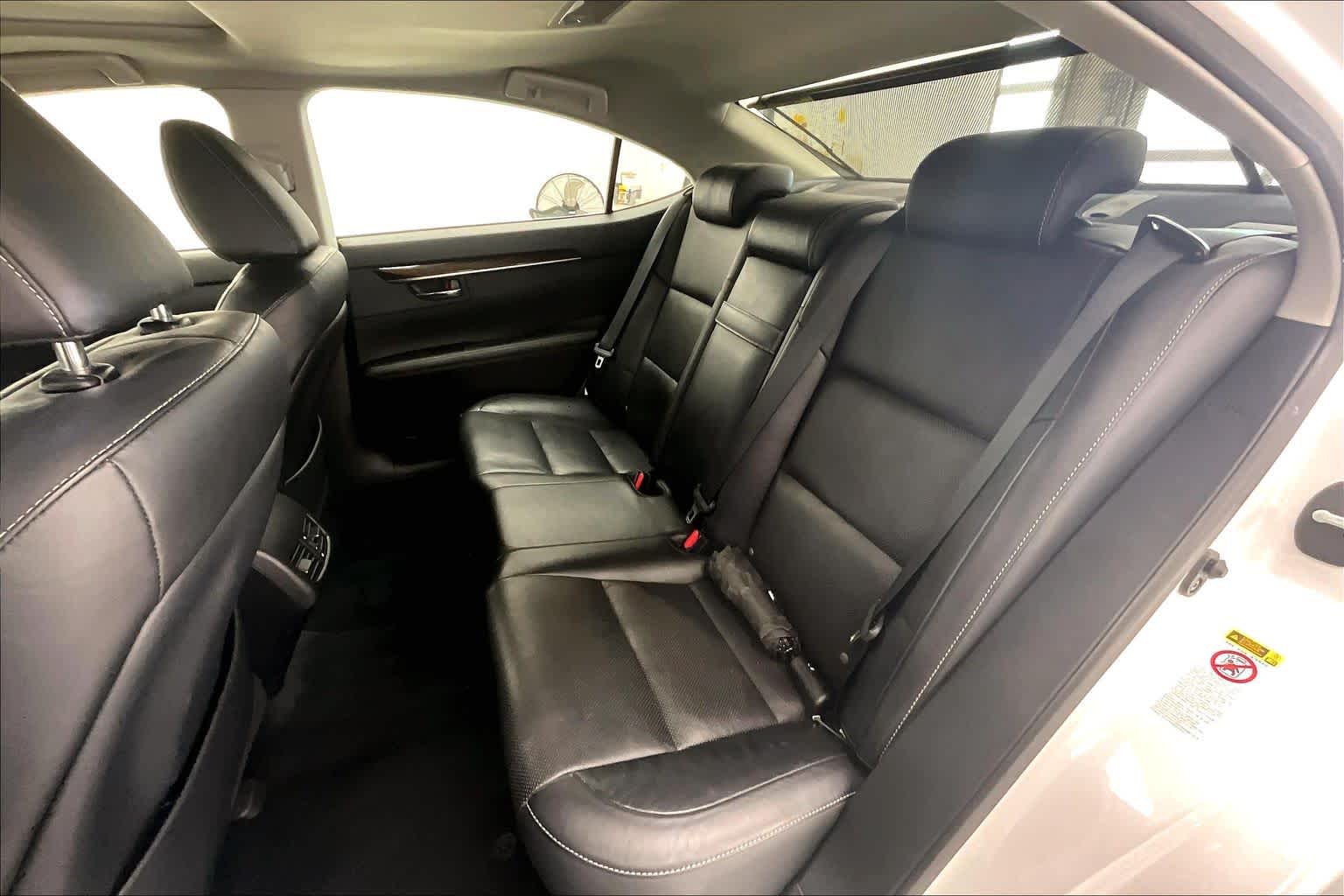 Thumbnail: 2015 Lexus ES - 13