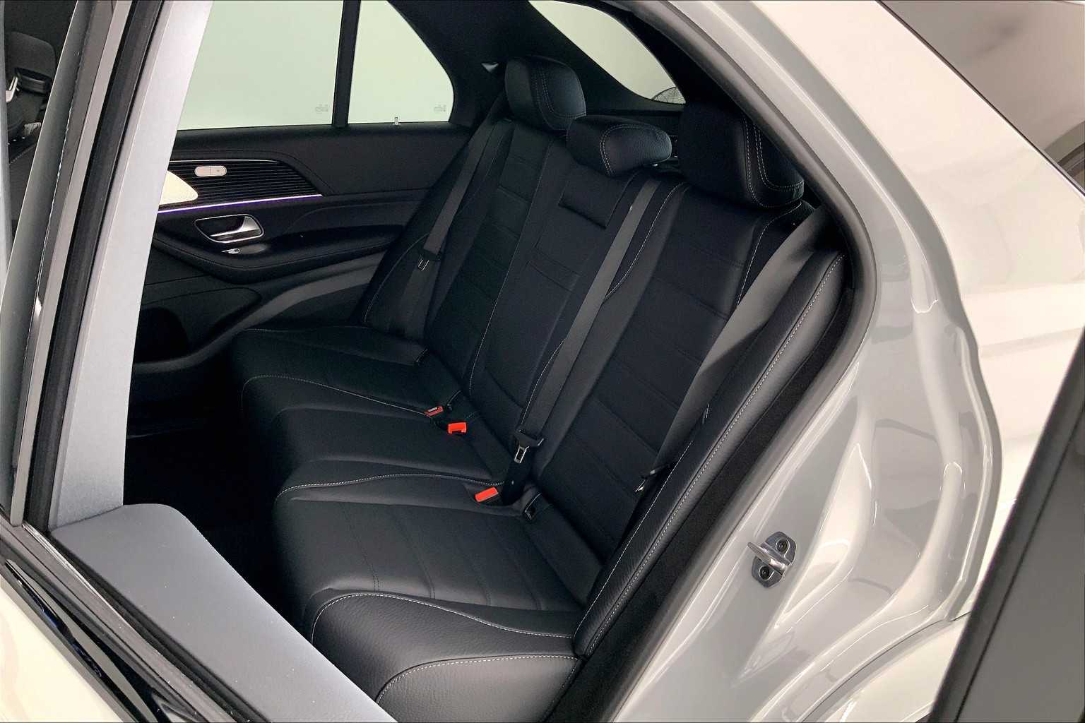 Thumbnail: 2026 Mercedes-Benz GLE - 13