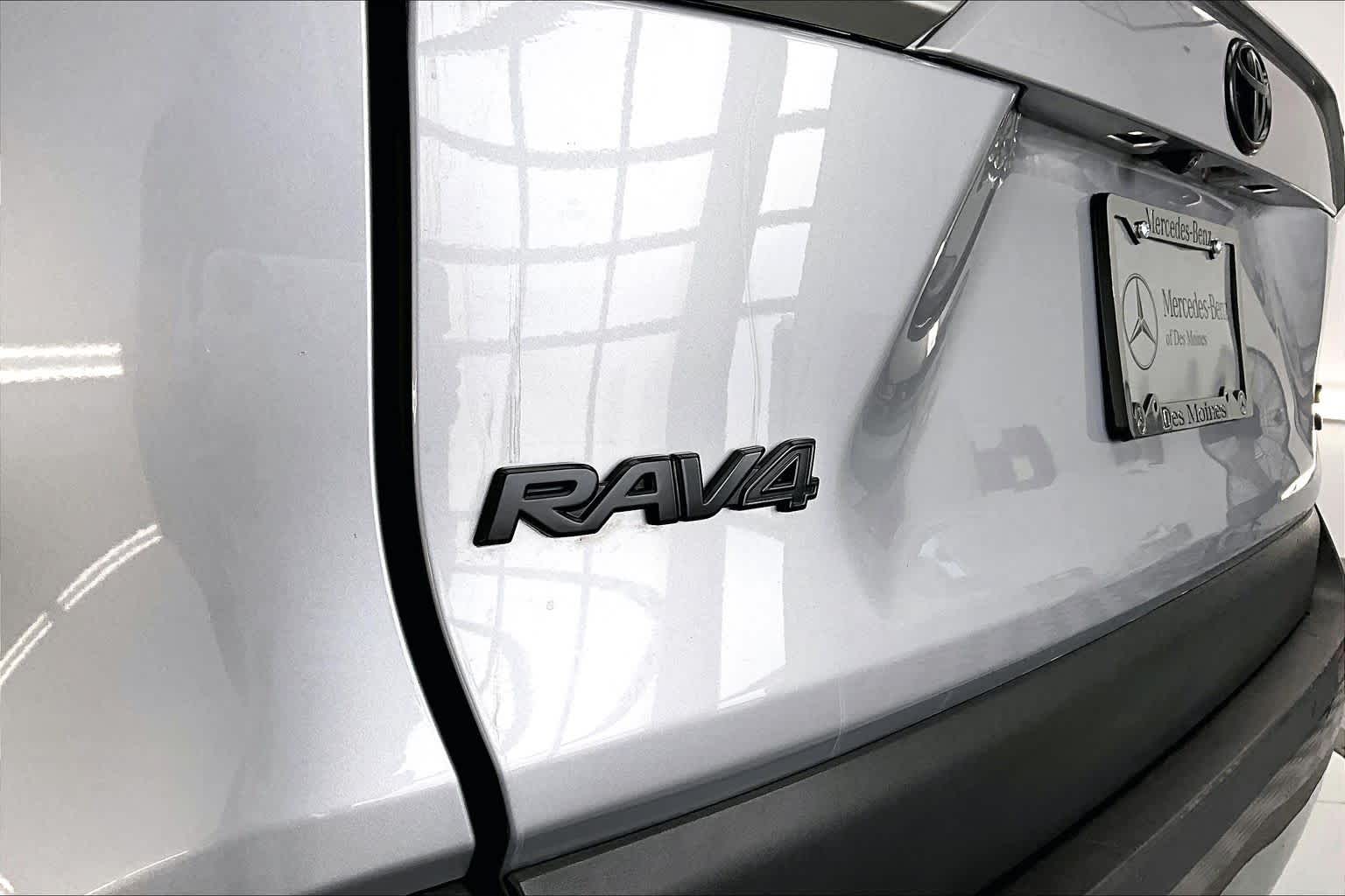 Thumbnail: 2020 Toyota RAV4 - 7