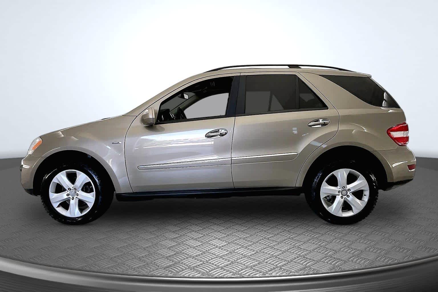Thumbnail: 2009 Mercedes-Benz M-Class - 3