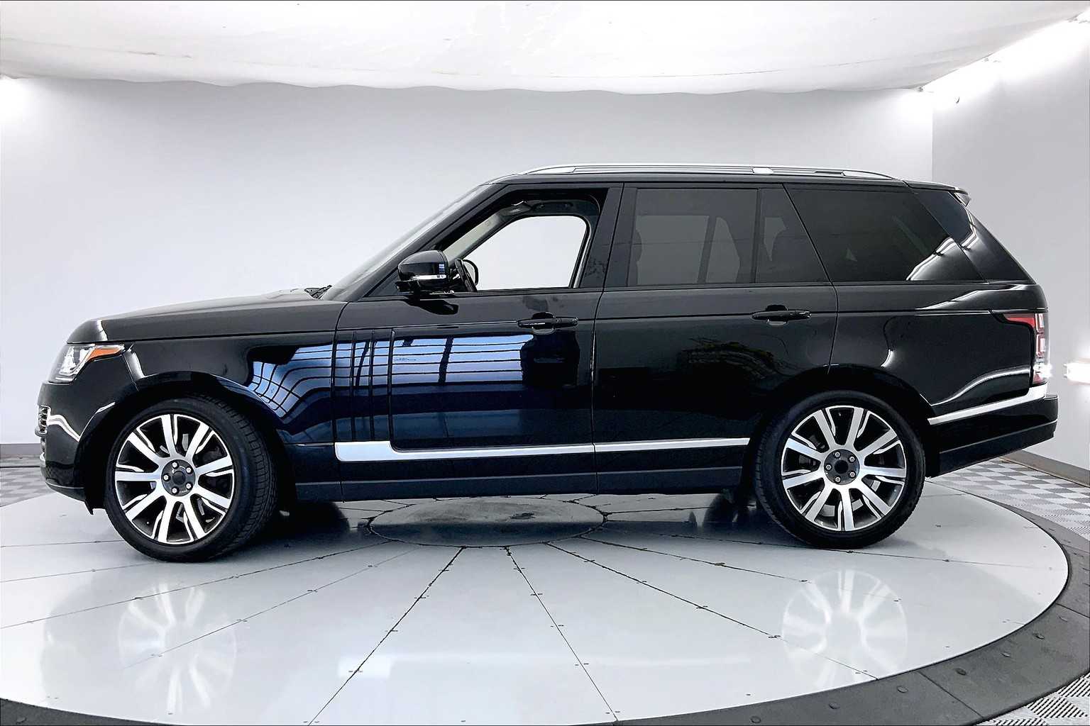 Thumbnail: 2017 Land Rover Range Rover - 3