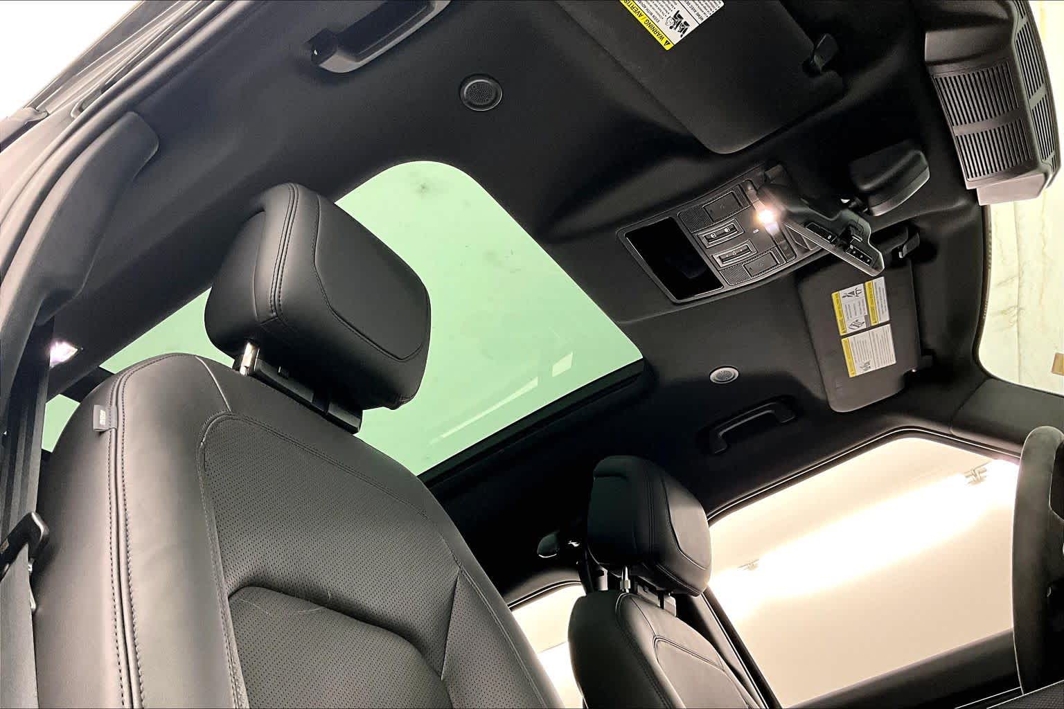 Thumbnail: 2024 Land Rover Defender - 22