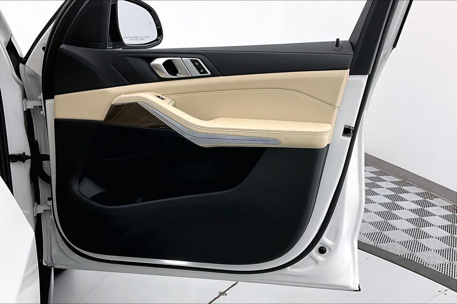 Thumbnail: 2022 BMW X5 - 24