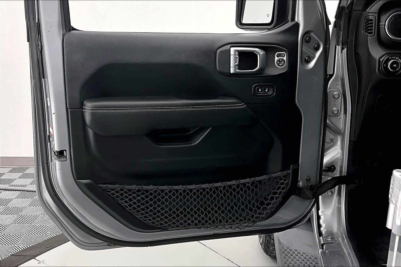 Thumbnail: 2018 Jeep Wrangler - 22