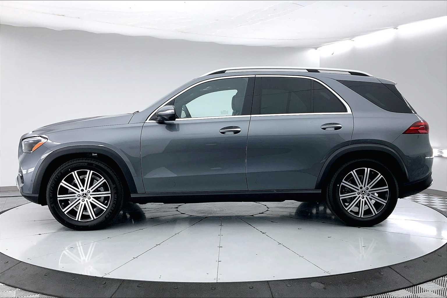 Thumbnail: 2026 Mercedes-Benz GLE - 3