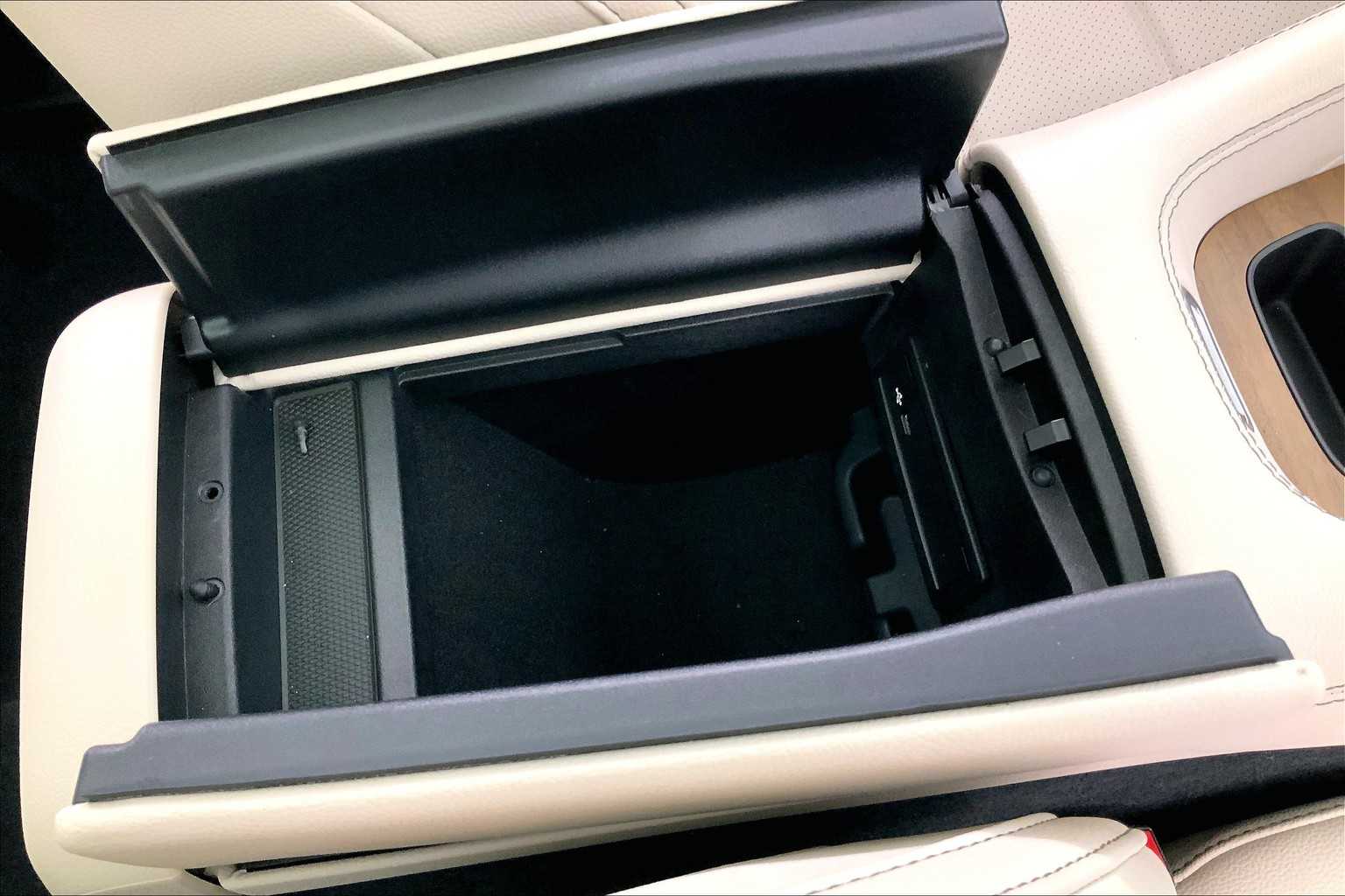 Thumbnail: 2022 Mercedes-Benz GLE - 28