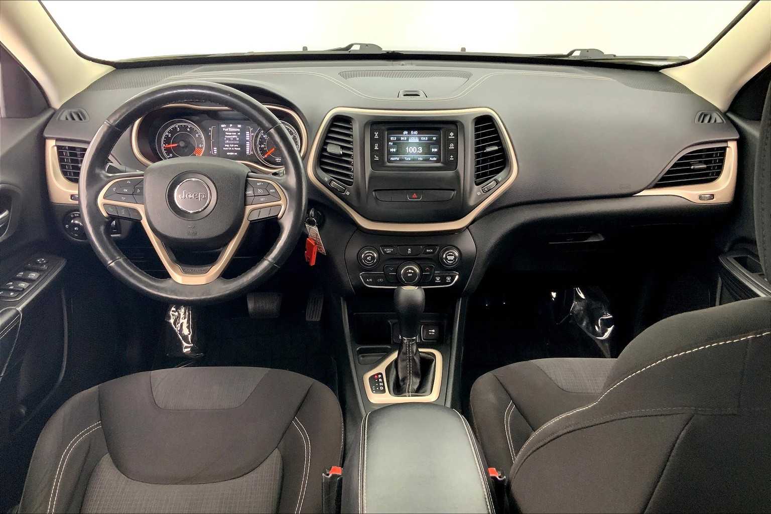 Thumbnail: 2015 Jeep Cherokee - 10