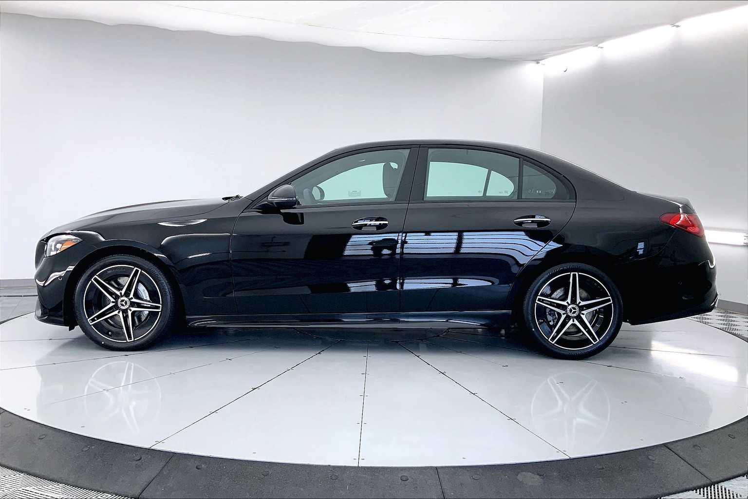 Thumbnail: 2025 Mercedes-Benz C-Class - 3