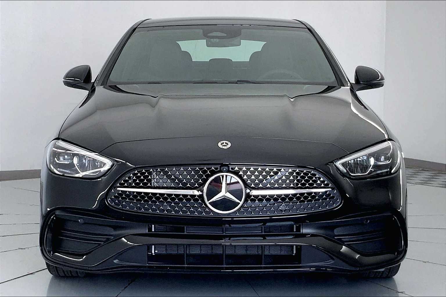 Thumbnail: 2025 Mercedes-Benz C-Class - 6