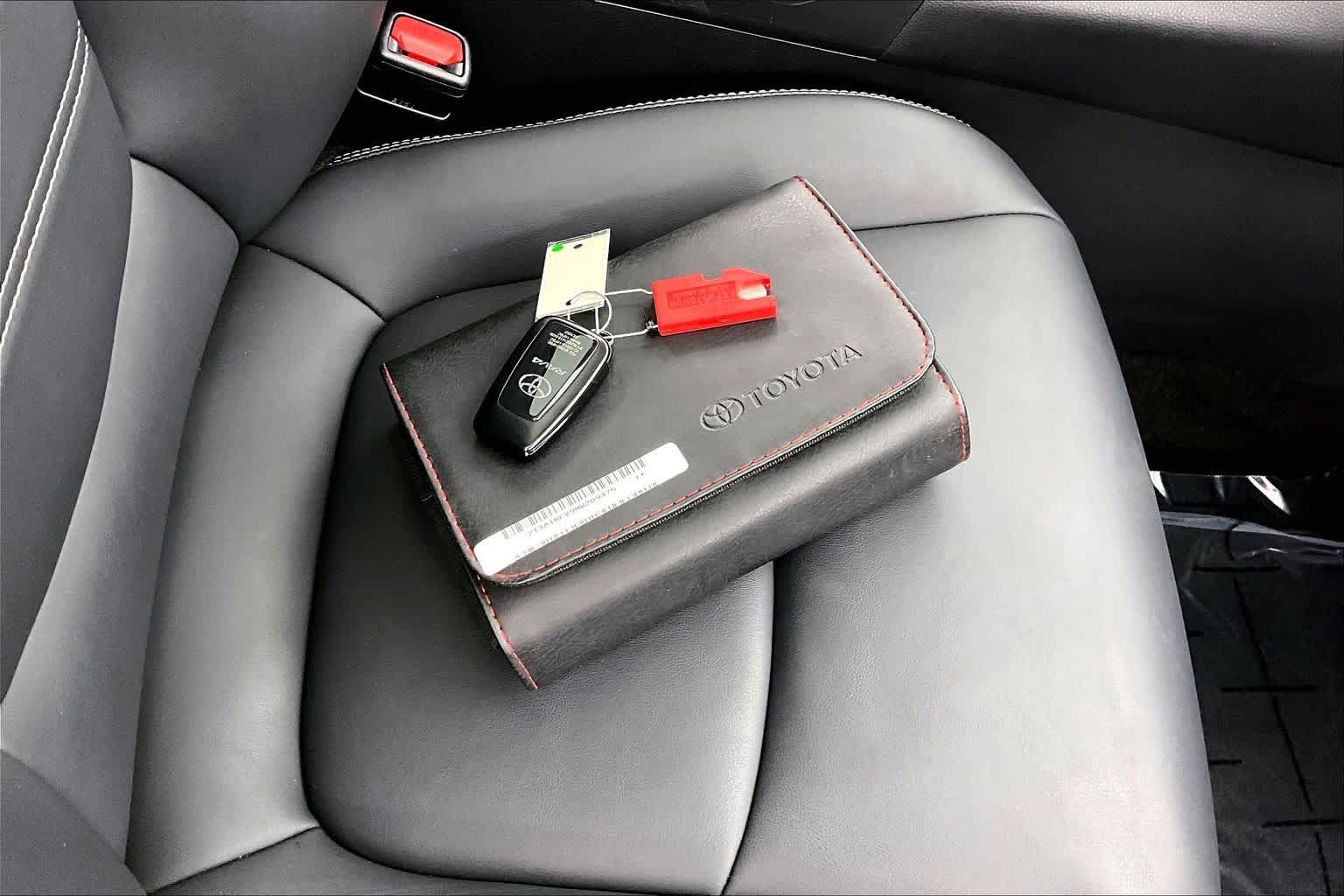 Thumbnail: 2021 Toyota RAV4 - 20