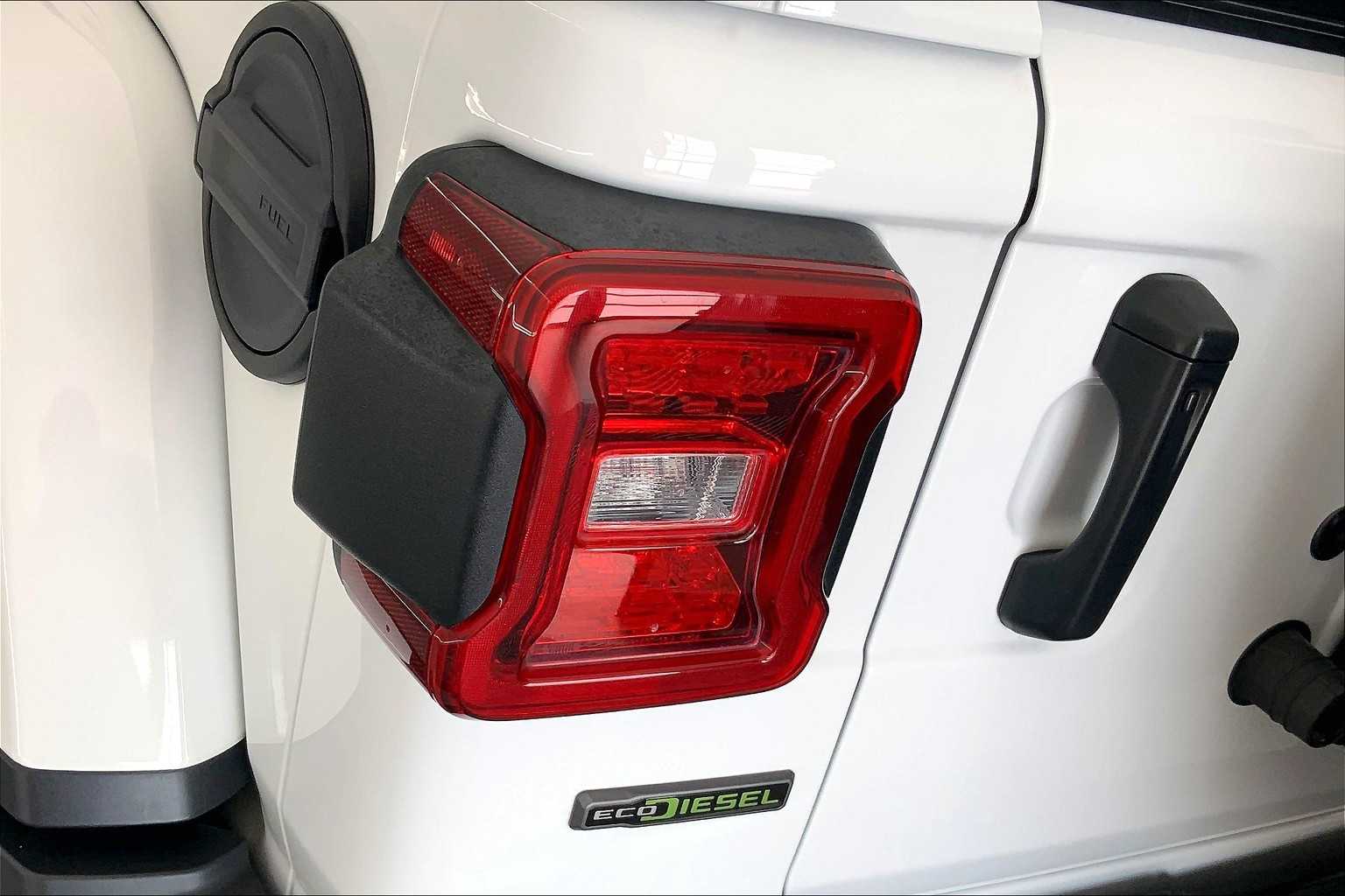 Thumbnail: 2021 Jeep Wrangler - 24