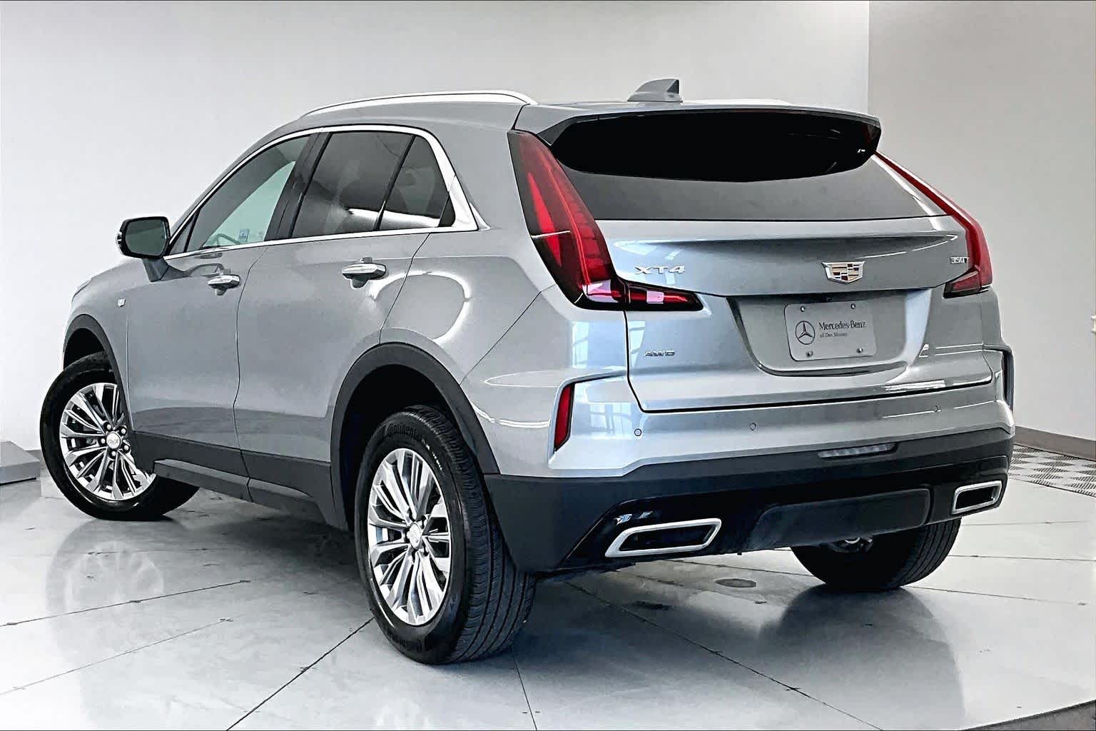 Thumbnail: 2024 Cadillac XT4 - 4