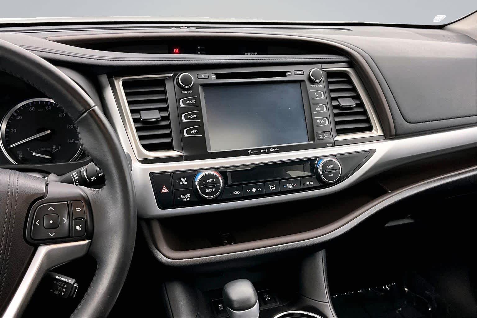 Thumbnail: 2016 Toyota Highlander - 16