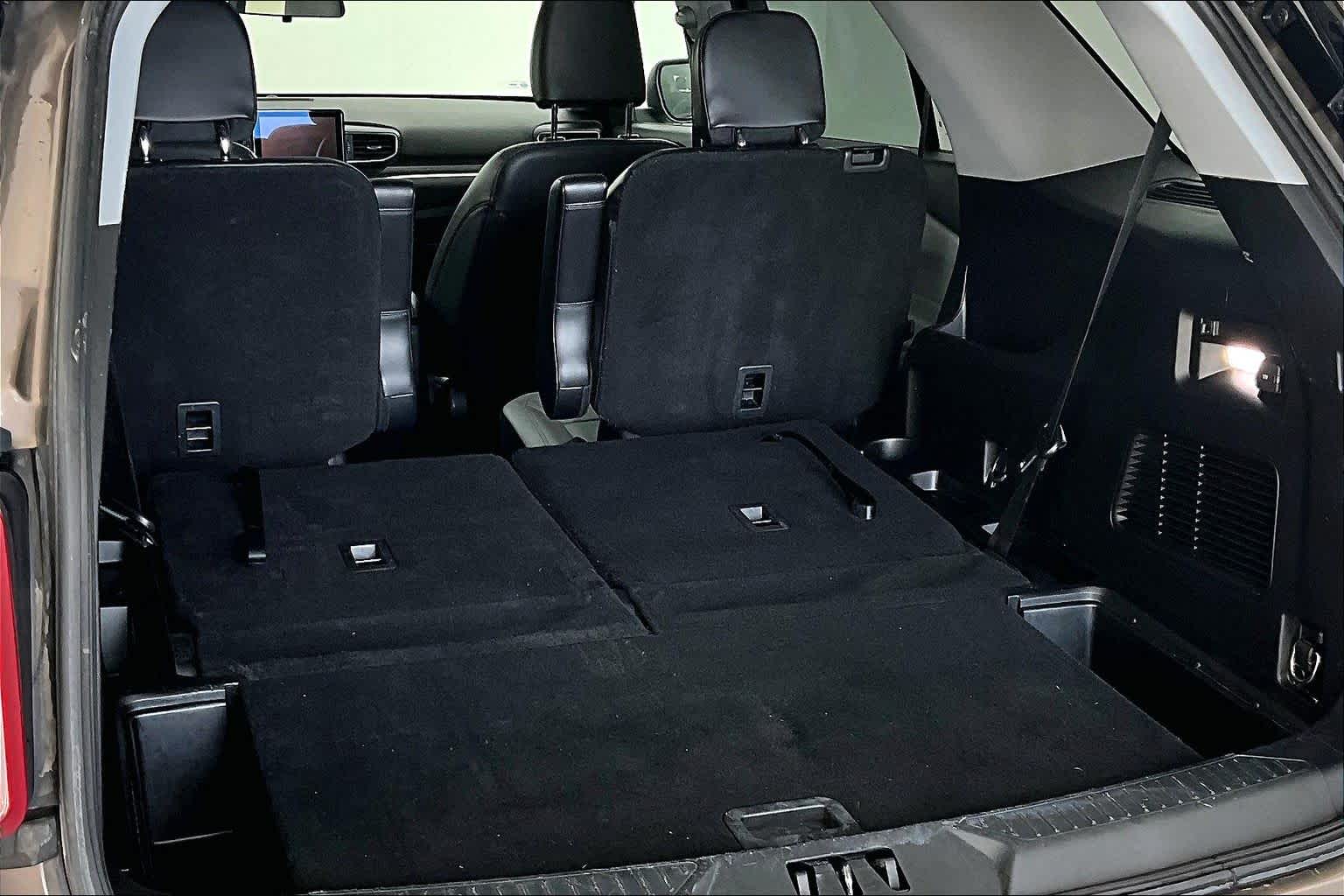 Thumbnail: 2021 Ford Explorer - 18