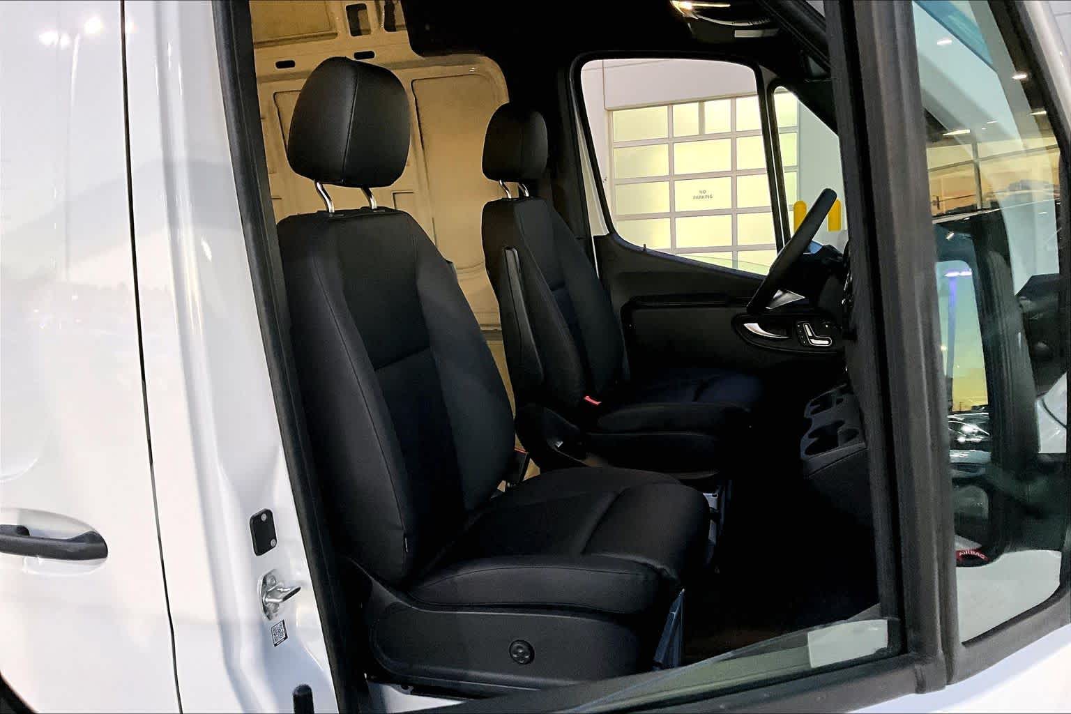 Thumbnail: 2026 Mercedes-Benz Sprinter - 13