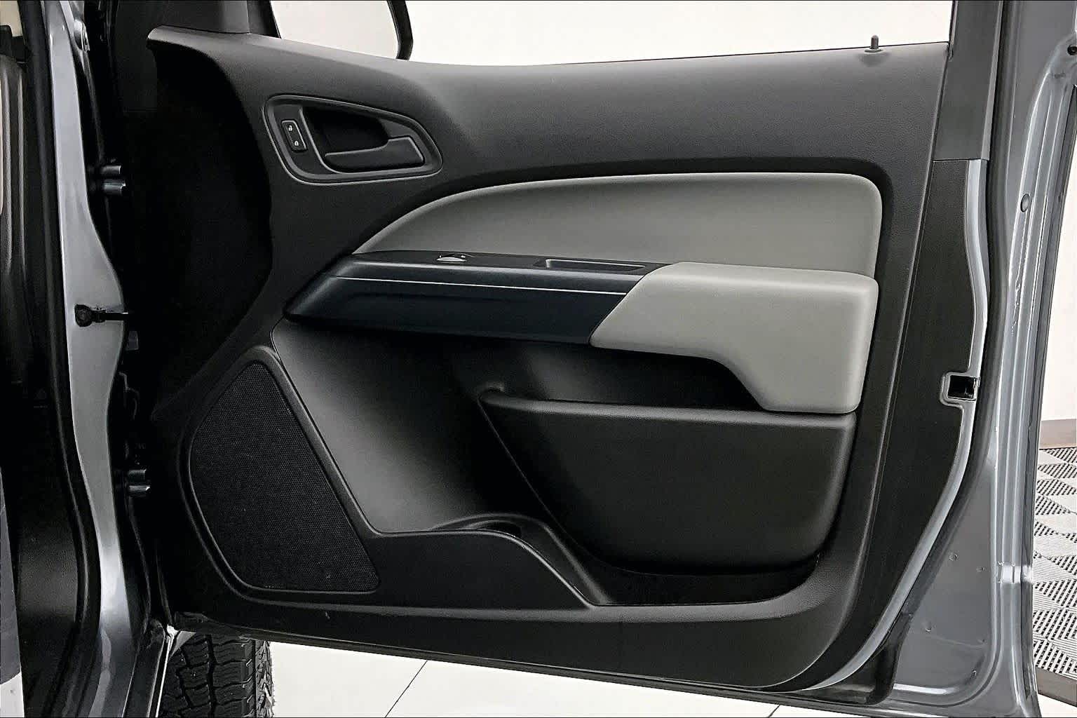 Thumbnail: 2018 Chevrolet Colorado - 23