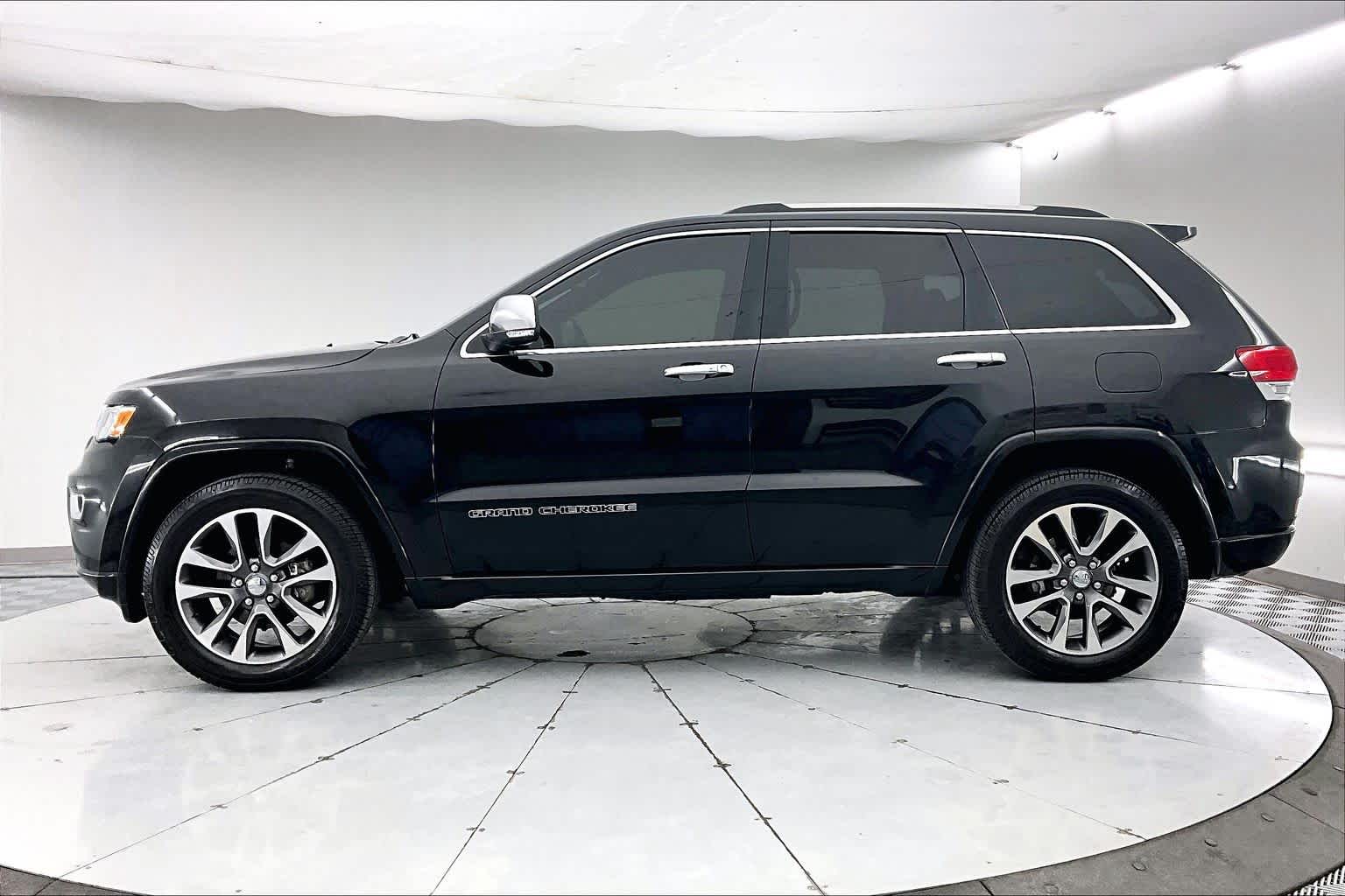 Thumbnail: 2017 Jeep Grand Cherokee - 3