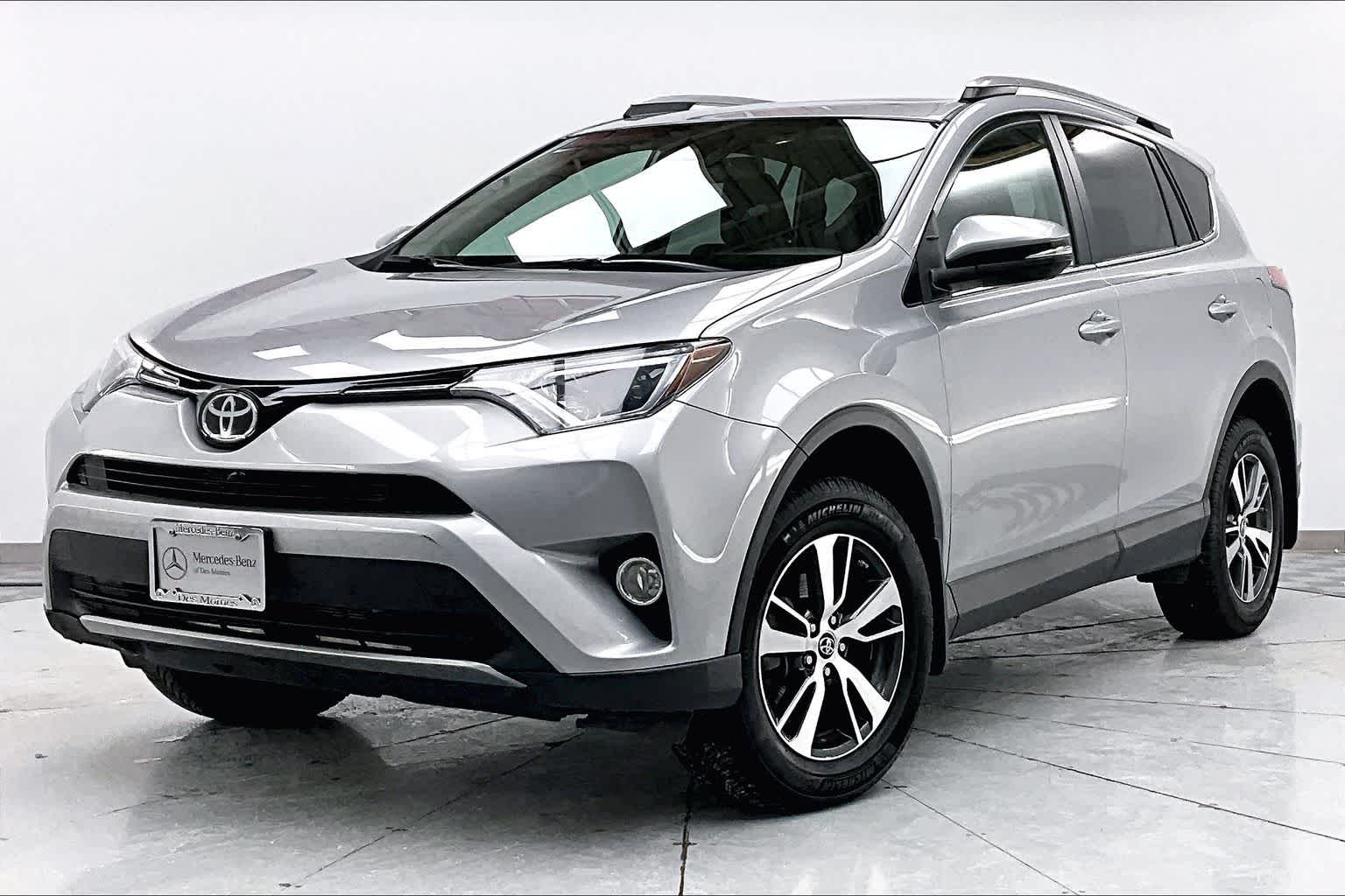 Thumbnail: 2018 Toyota RAV4 - 1