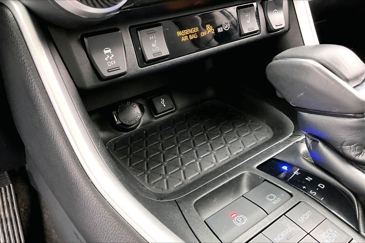 Thumbnail: 2021 Toyota RAV4 - 27