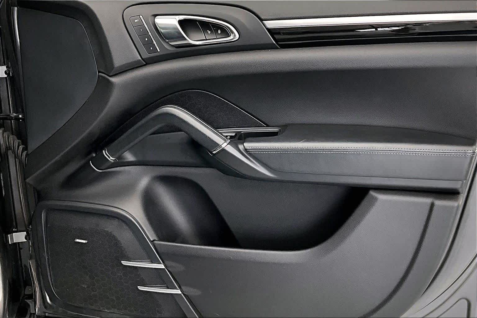 Thumbnail: 2014 Porsche Cayenne - 24