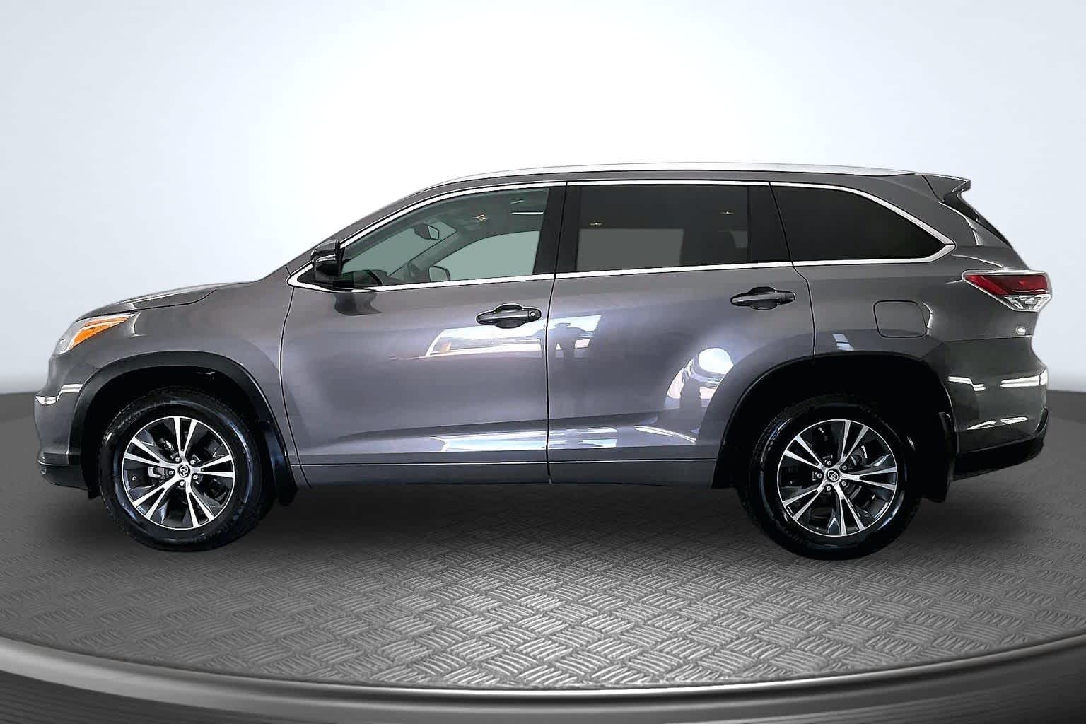 Thumbnail: 2016 Toyota Highlander - 3