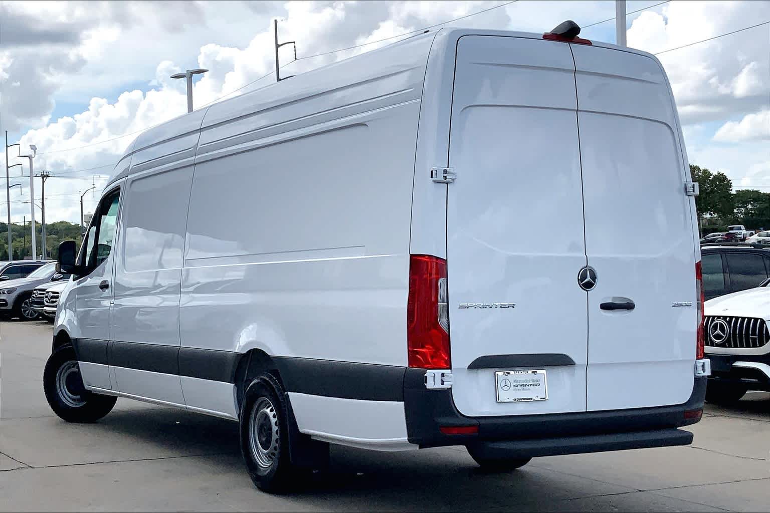 Thumbnail: 2024 Mercedes-Benz Sprinter - 4